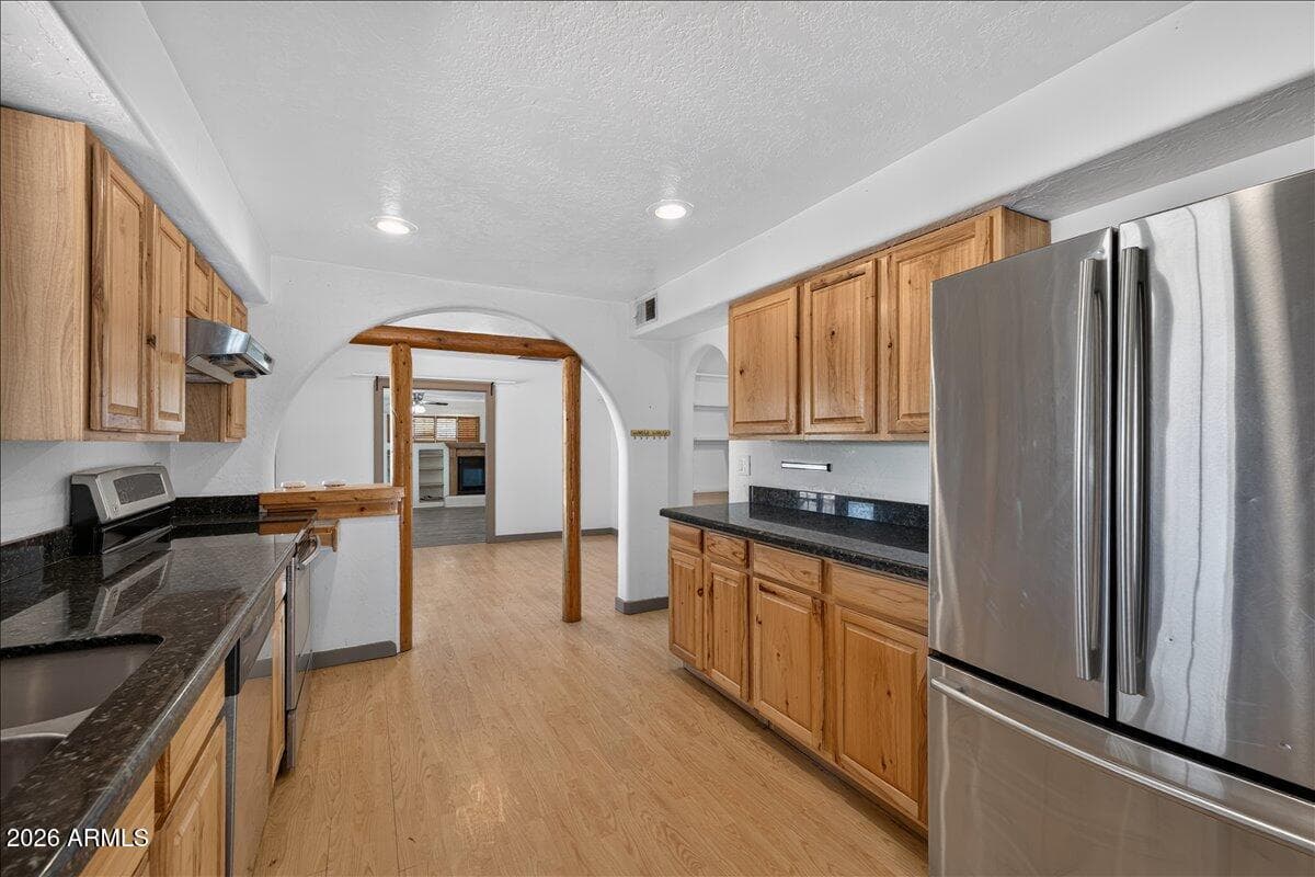 602 W CIRCLE MOUNTAIN Road, New River, AZ 85087 — photo 7 of 27