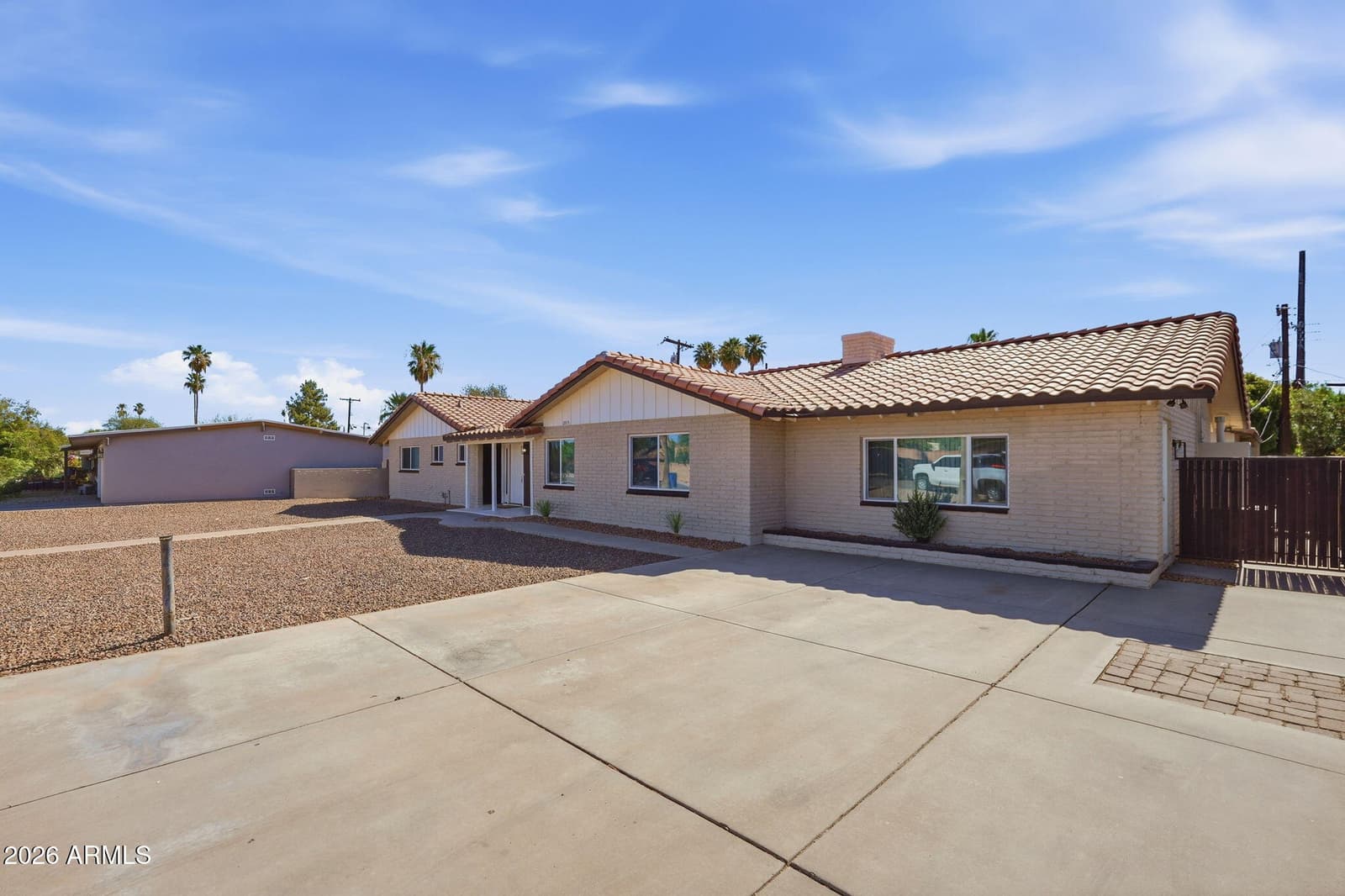 2515 S PALM Drive, Tempe, AZ 85282 — photo 12 of 56