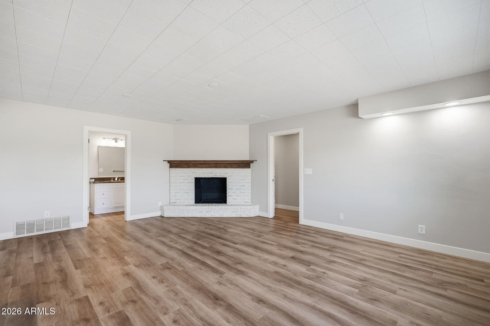 2515 S PALM Drive, Tempe, AZ 85282 — photo 20 of 56