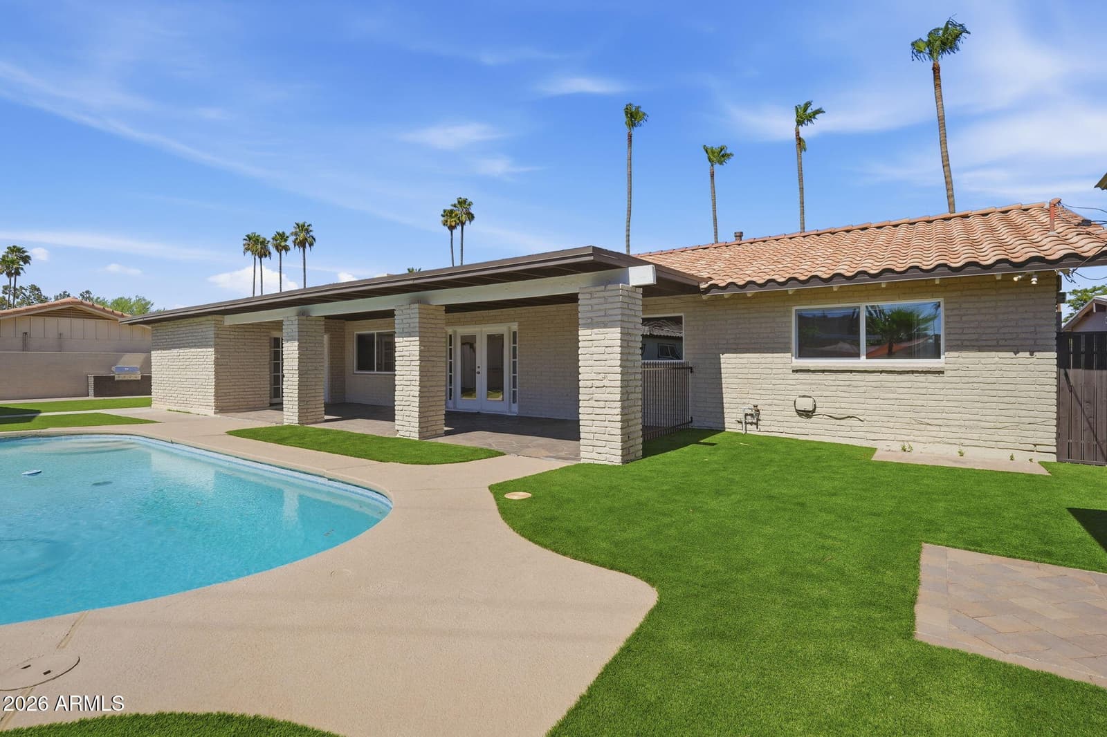 2515 S PALM Drive, Tempe, AZ 85282 — photo 4 of 56