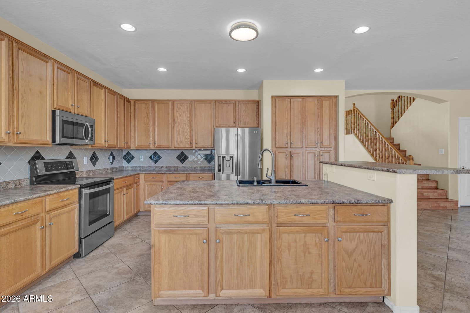 7604 N 87th Drive, Glendale, AZ 85305 — photo 8 of 33
