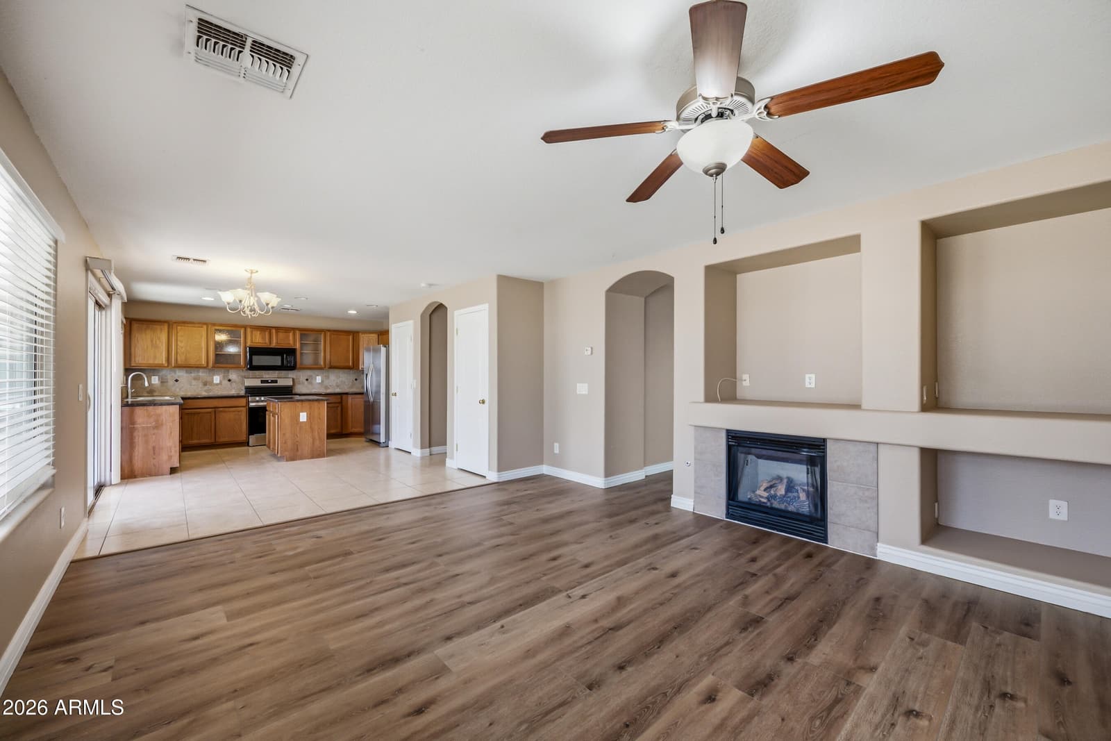 779 E BRADSTOCK Way, San Tan Valley, AZ 85140 — photo 5 of 36