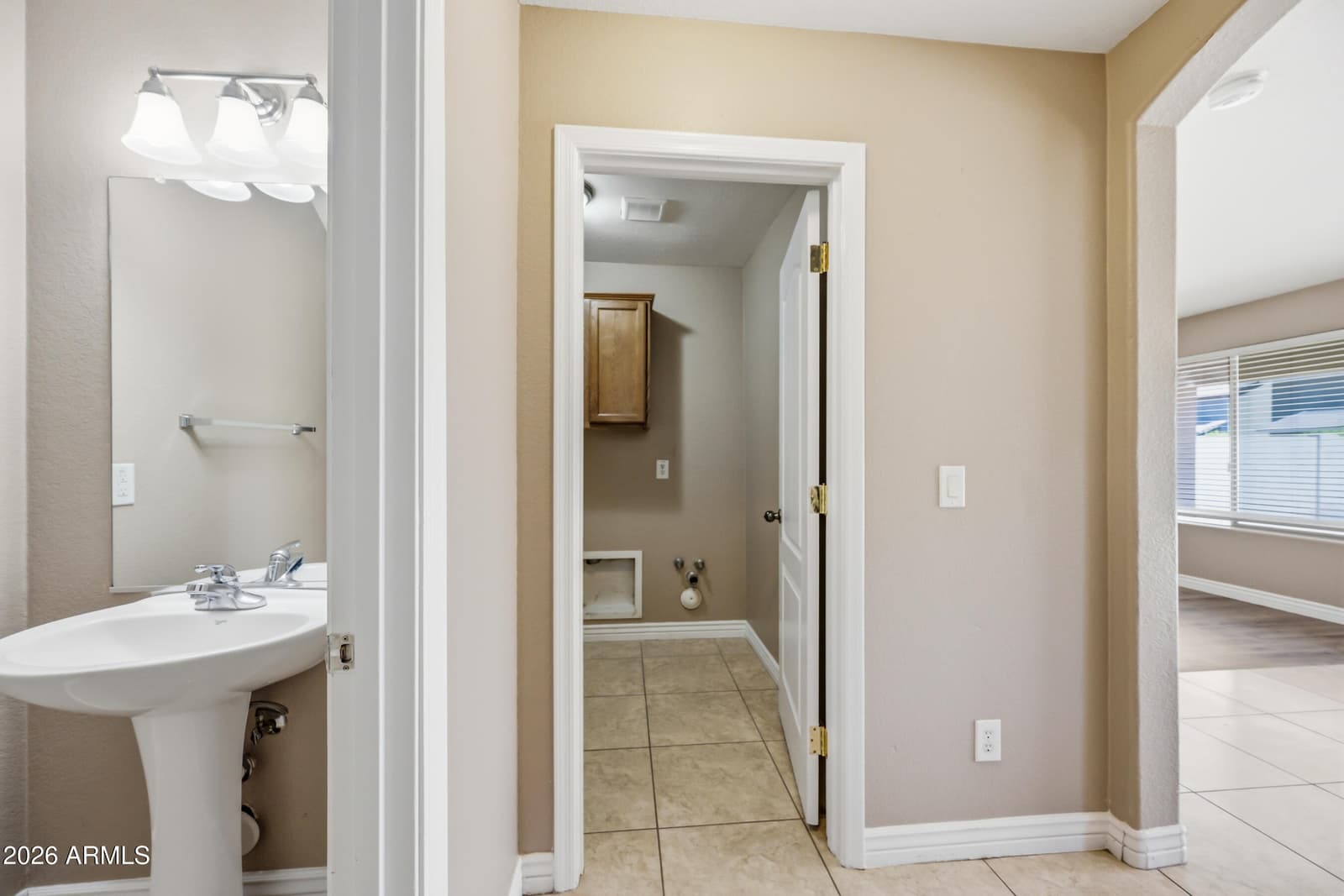 779 E BRADSTOCK Way, San Tan Valley, AZ 85140 — photo 14 of 36