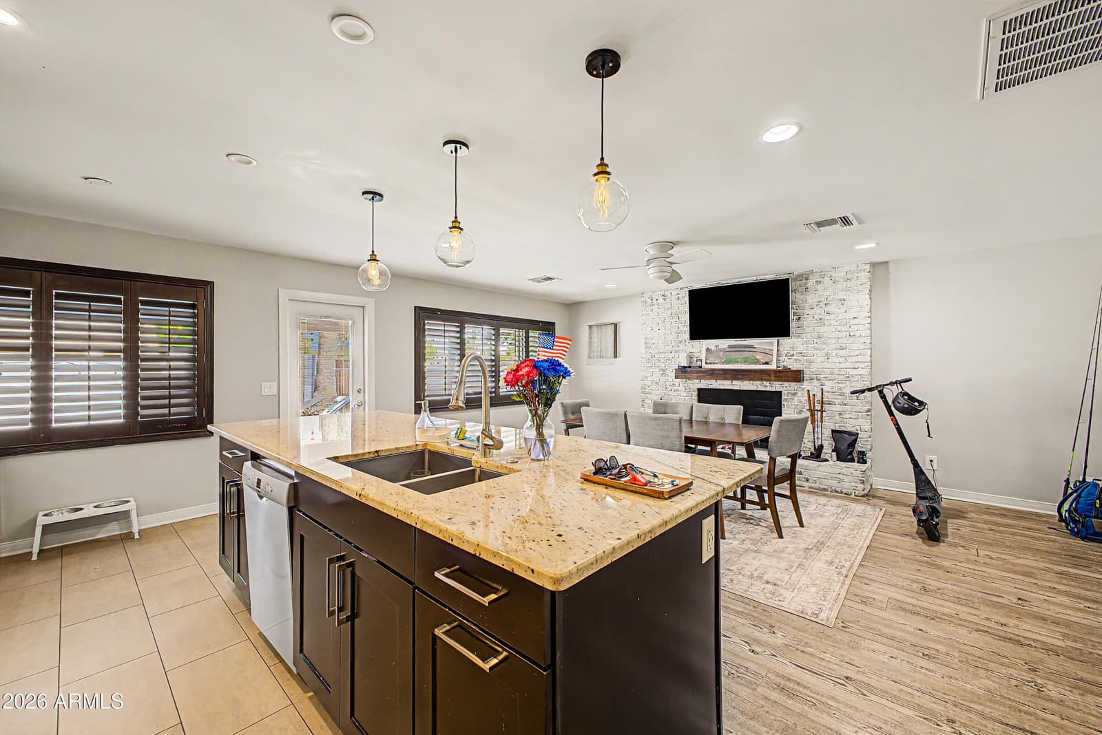 5935 S Lakeshore Drive, Tempe, AZ 85283 — photo 9 of 50