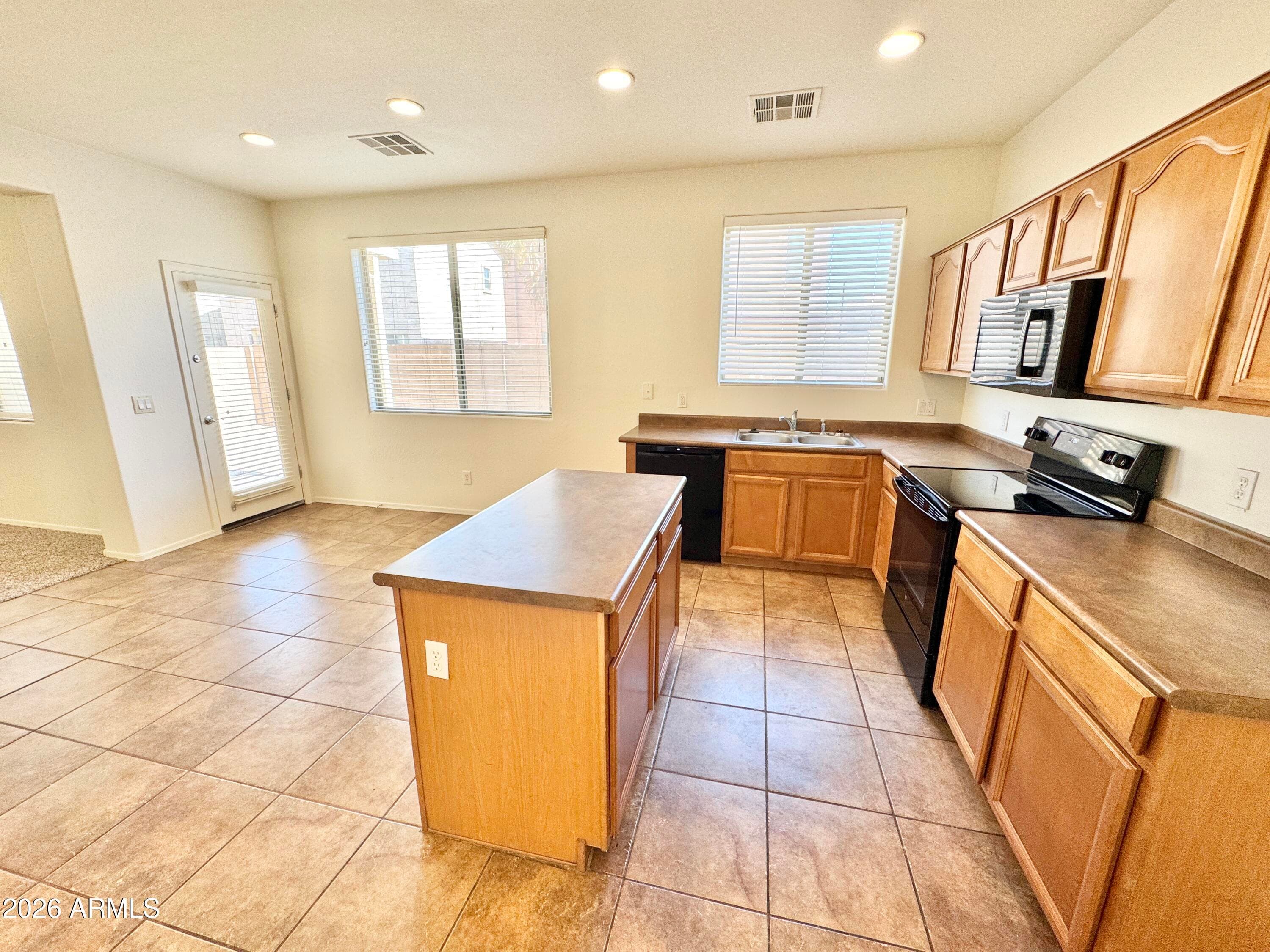 17519 W LISBON Lane, Surprise, AZ 85388 — photo 14 of 46