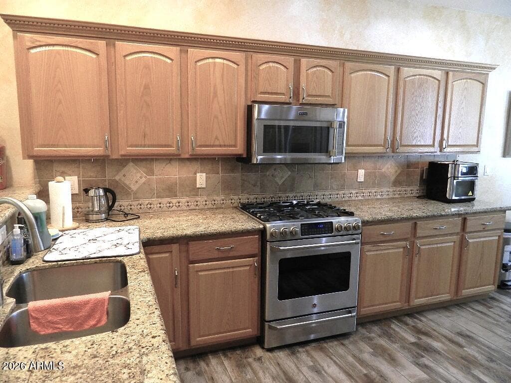 17210 W ELM Street, Surprise, AZ 85388 — photo 5 of 35