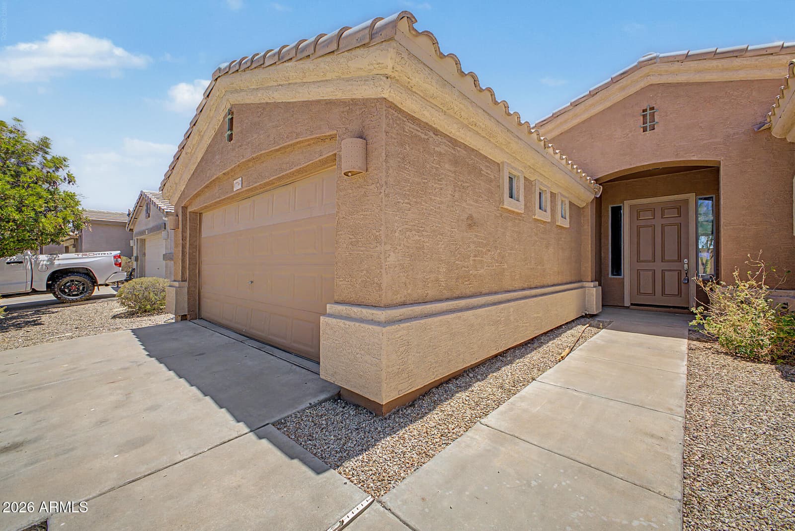 17767 W DESERT VIEW Lane, Goodyear, AZ 85338 — photo 5 of 36