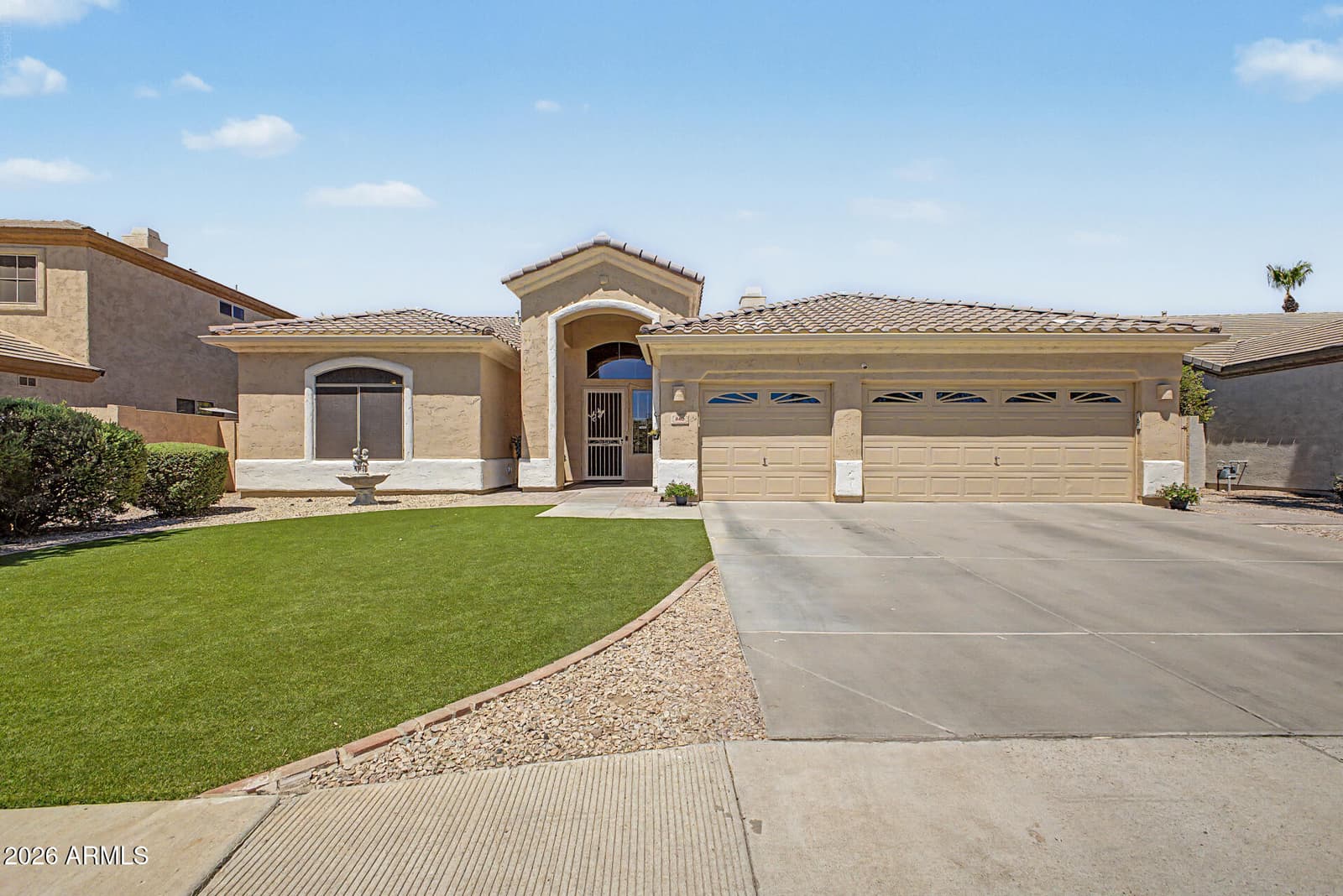 540 N MAMMOTH Way, Chandler, AZ 85225 — photo 1 of 41