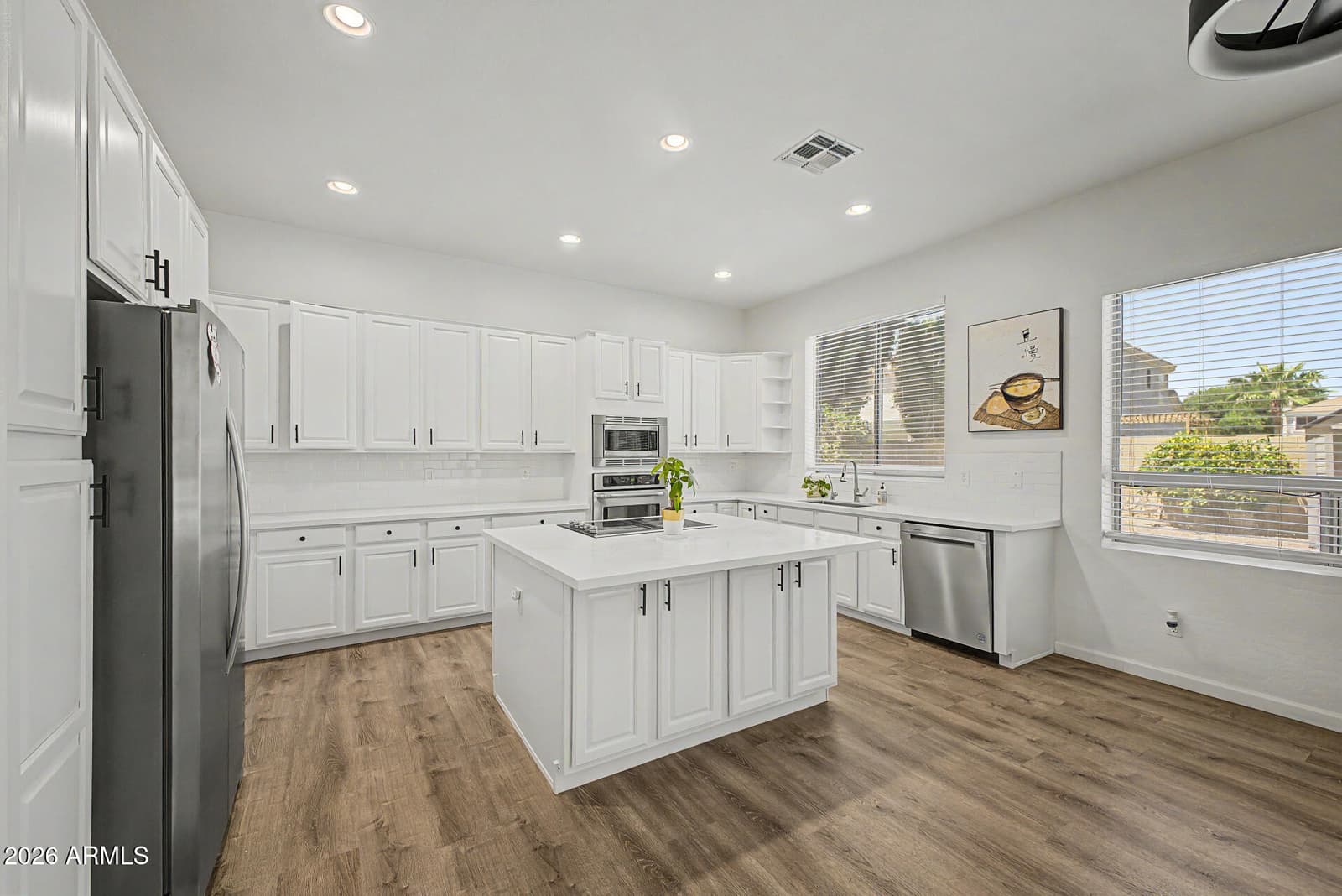 540 N MAMMOTH Way, Chandler, AZ 85225 — photo 9 of 41