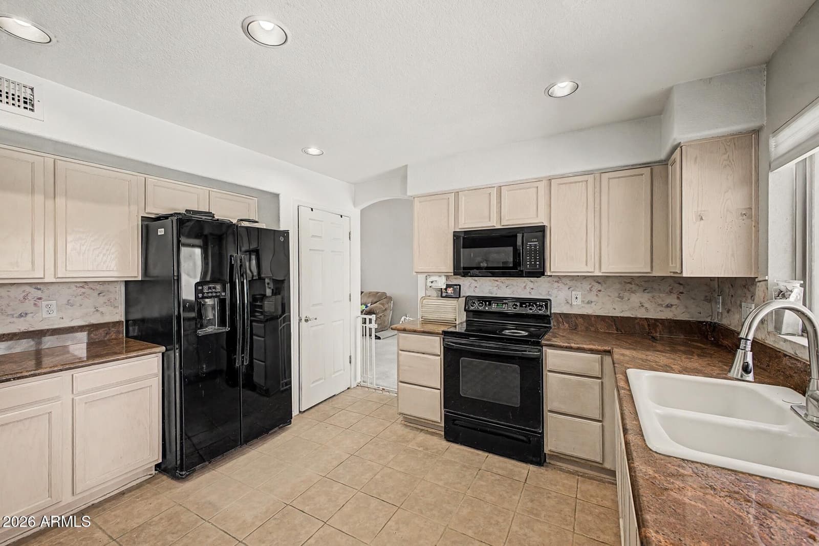 10405 W PRIMROSE Drive, Avondale, AZ 85392 — photo 3 of 22