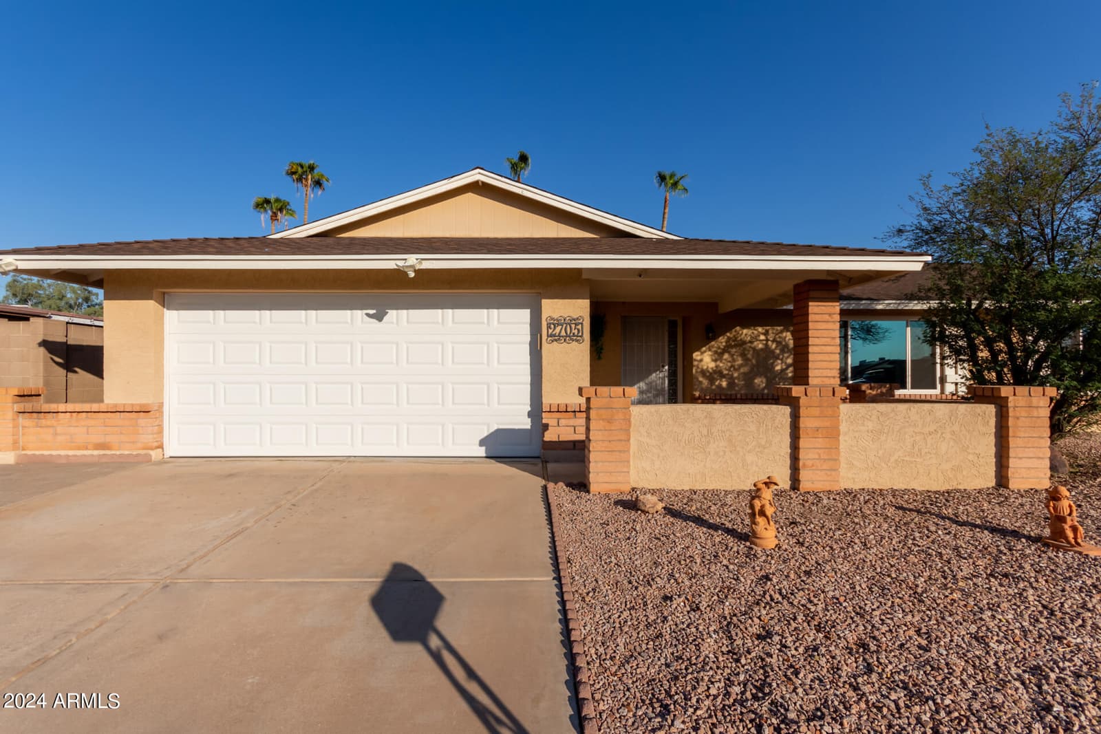 2705 W SUMMIT Place, Chandler, AZ 85224 — photo 1 of 41