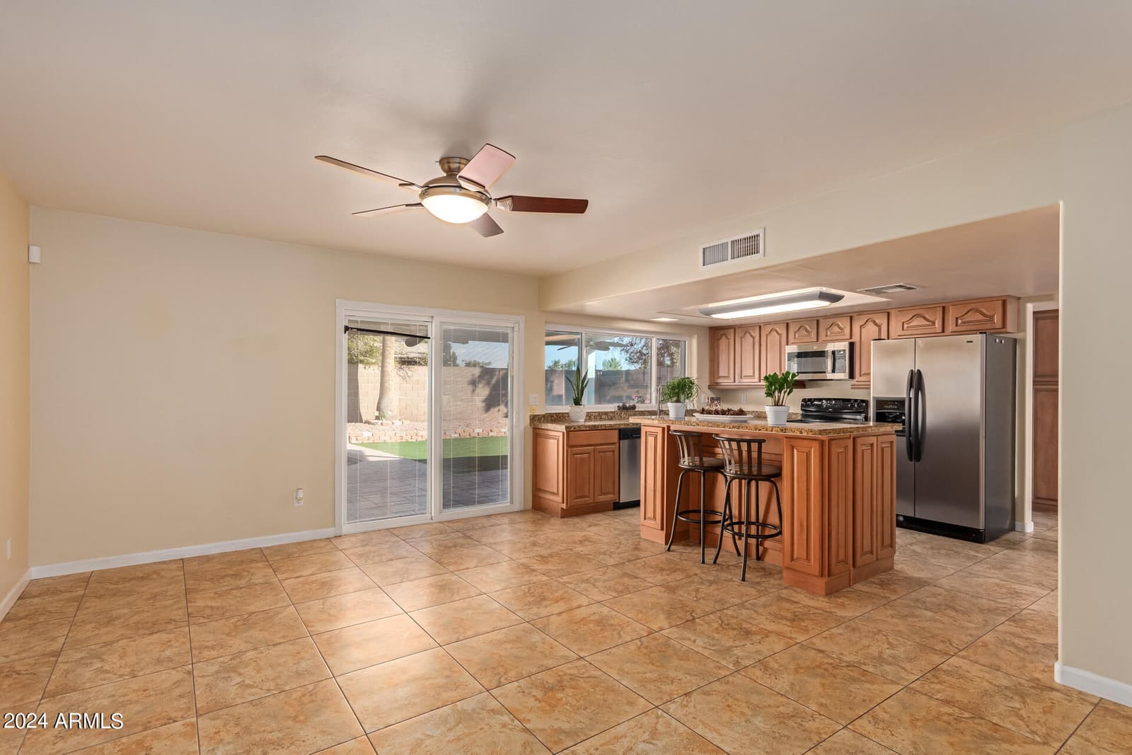 2705 W SUMMIT Place, Chandler, AZ 85224 — photo 10 of 41