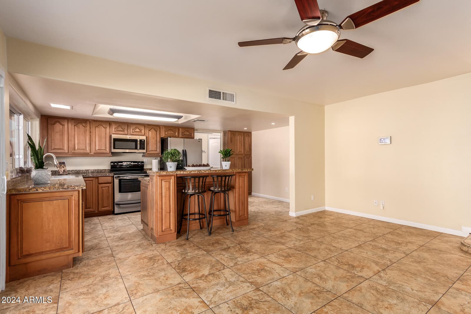 2705 W SUMMIT Place, Chandler, AZ 85224 — photo 12 of 41