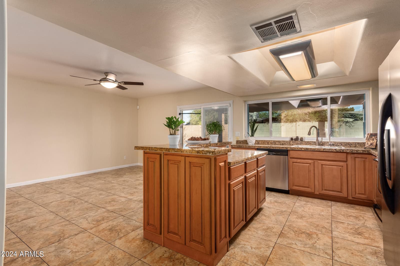 2705 W SUMMIT Place, Chandler, AZ 85224 — photo 13 of 41