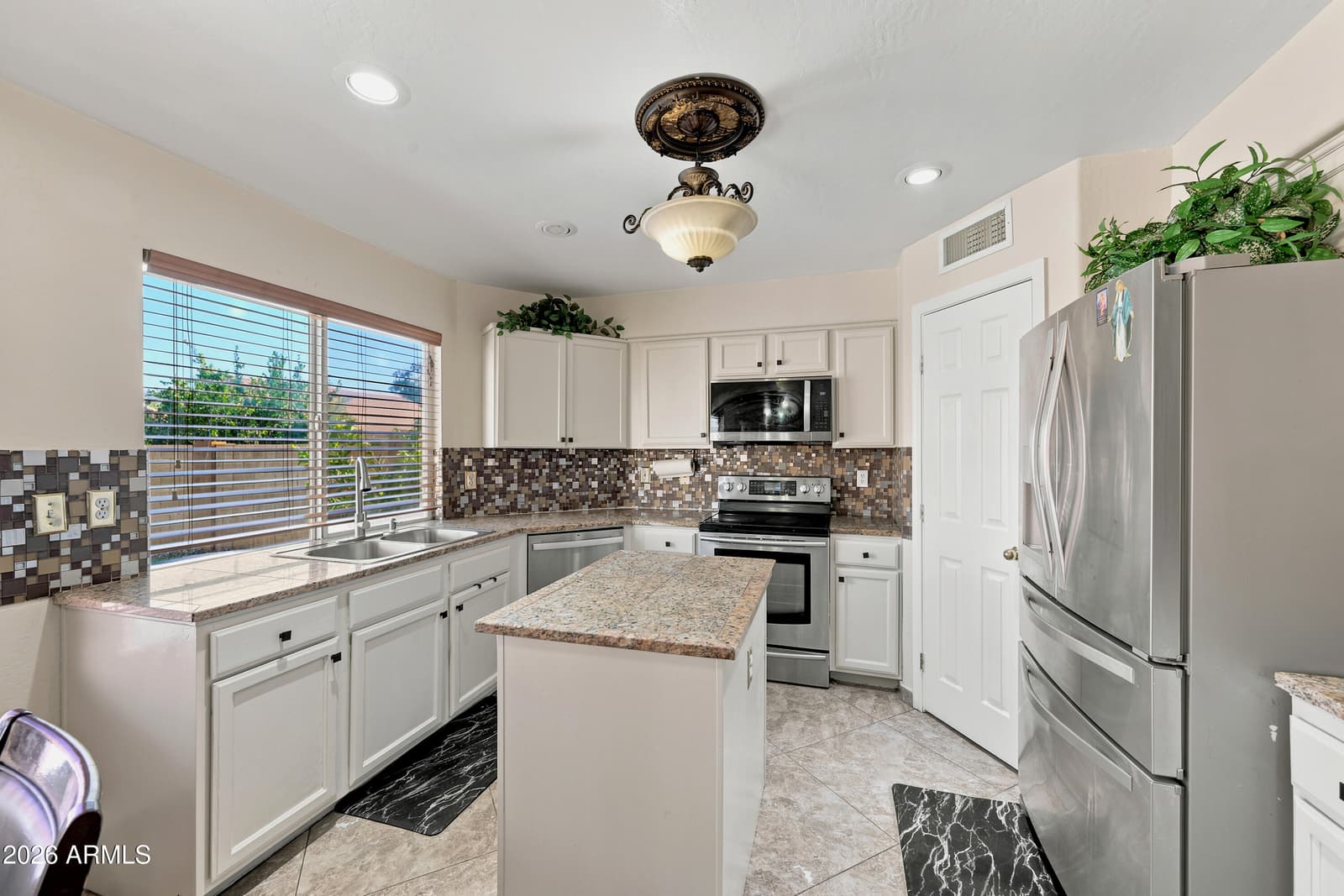 735 E Geronimo Street, Chandler, AZ 85225 — photo 11 of 28