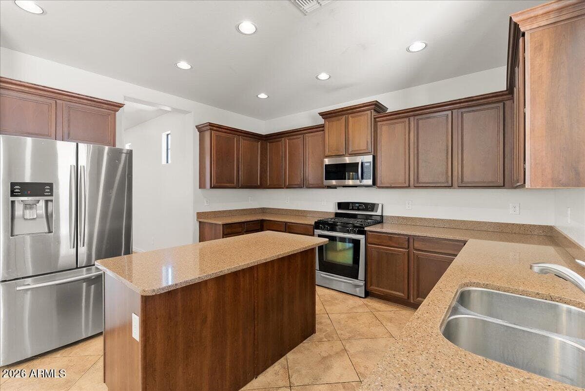 13585 S 175TH Drive, Goodyear, AZ 85338 — photo 3 of 20