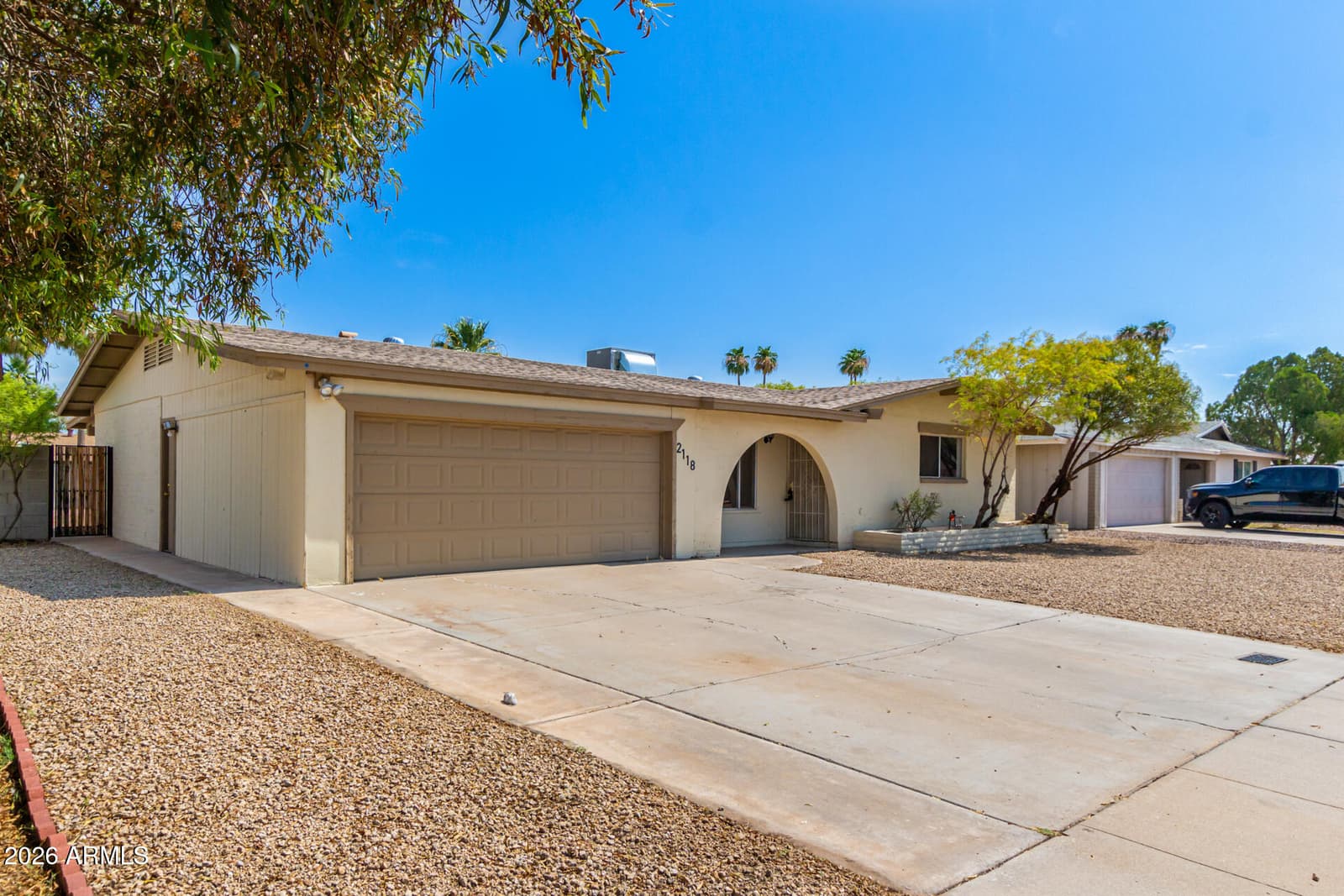 2118 E Carson Drive, Tempe, AZ 85282 — photo 3 of 30