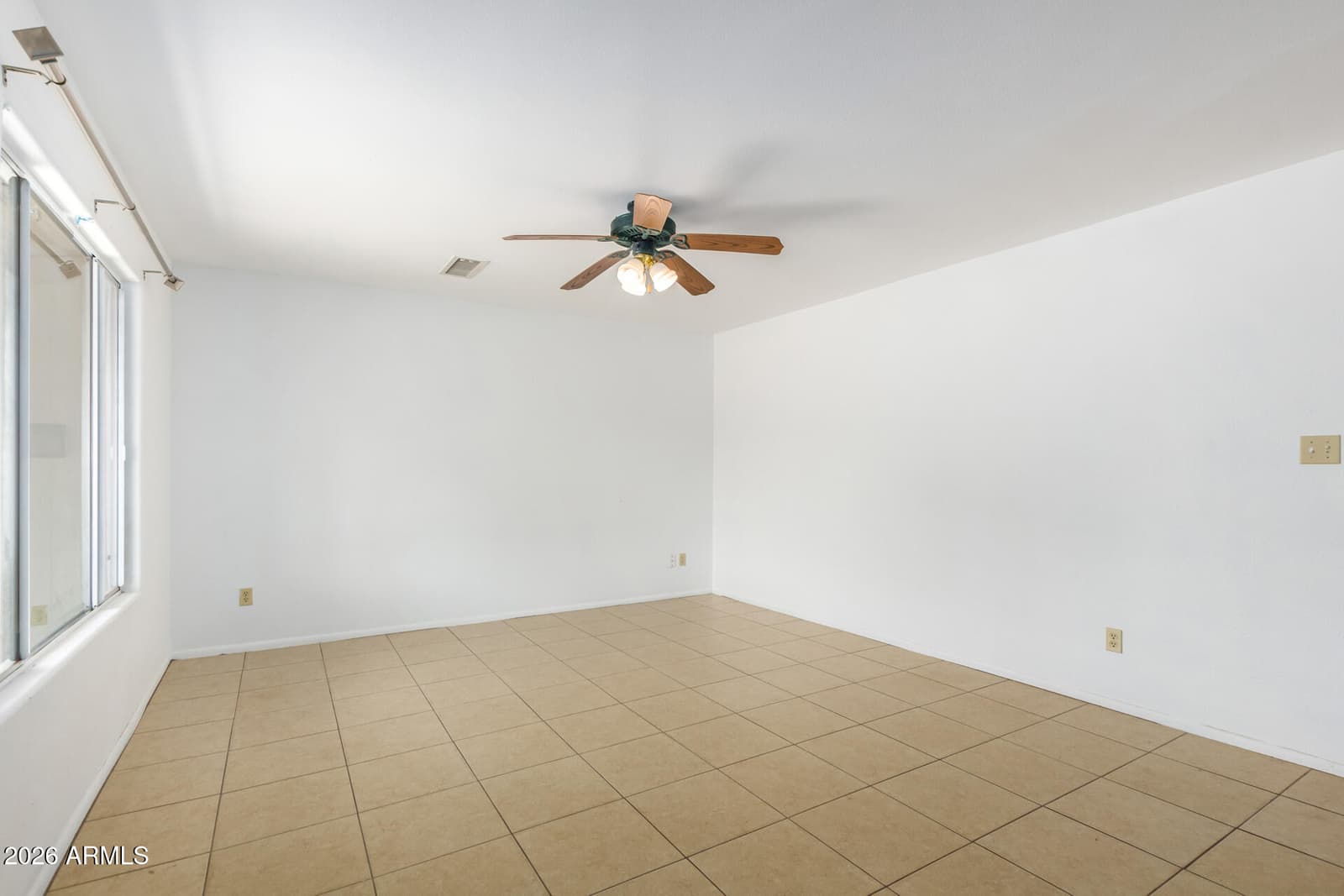 2118 E Carson Drive, Tempe, AZ 85282 — photo 5 of 30
