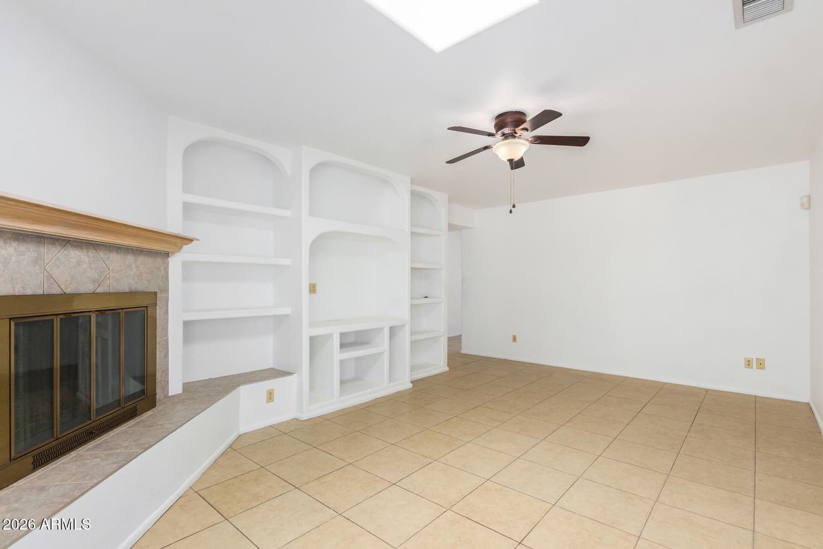 2118 E Carson Drive, Tempe, AZ 85282 — photo 8 of 30
