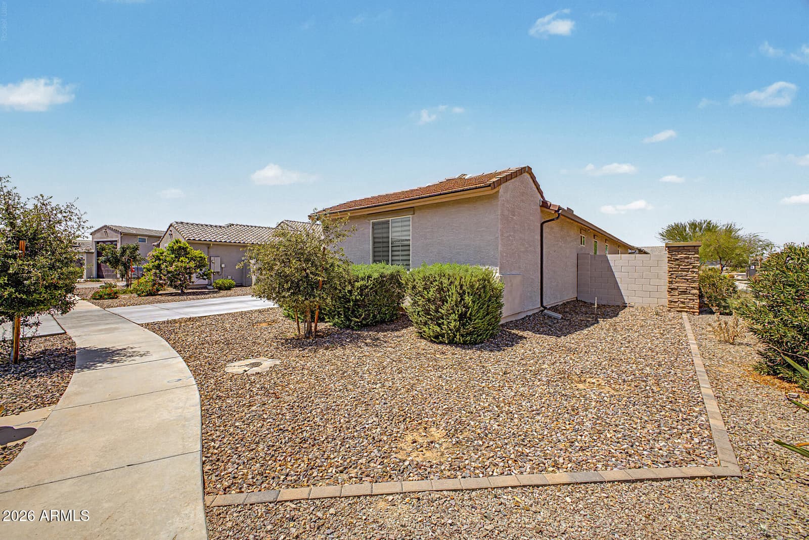 1194 E MEADOWRIDGE Drive, Casa Grande, AZ 85122 — photo 5 of 52