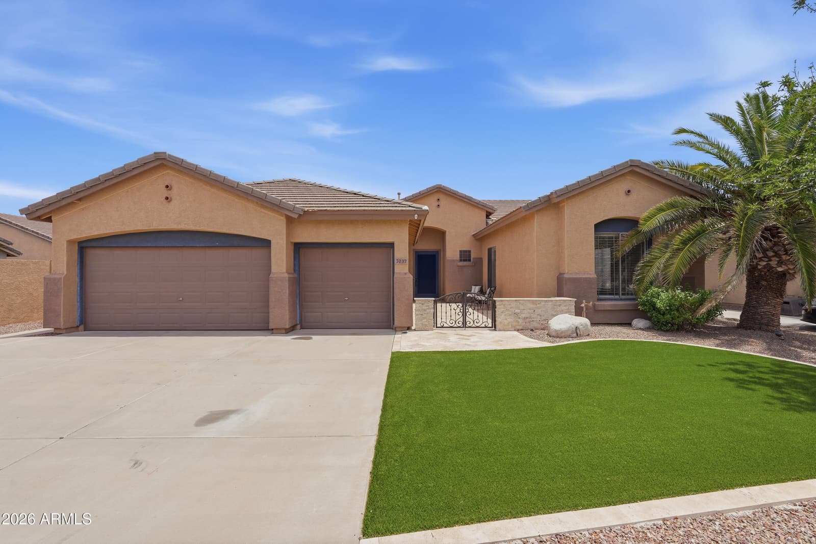 7037 S TROPHY Lane, Gilbert, AZ 85298 — photo 9 of 56