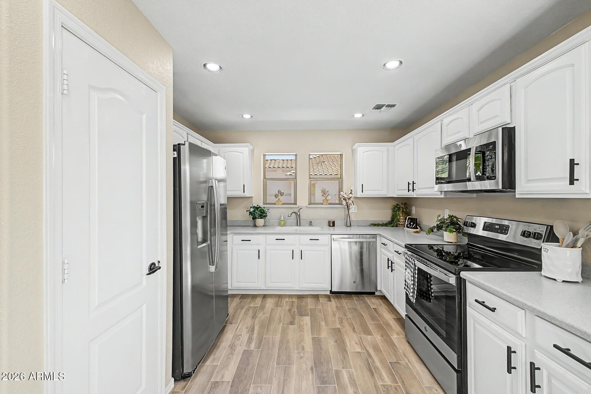 16928 W RIMROCK Street, Surprise, AZ 85388 — photo 5 of 24