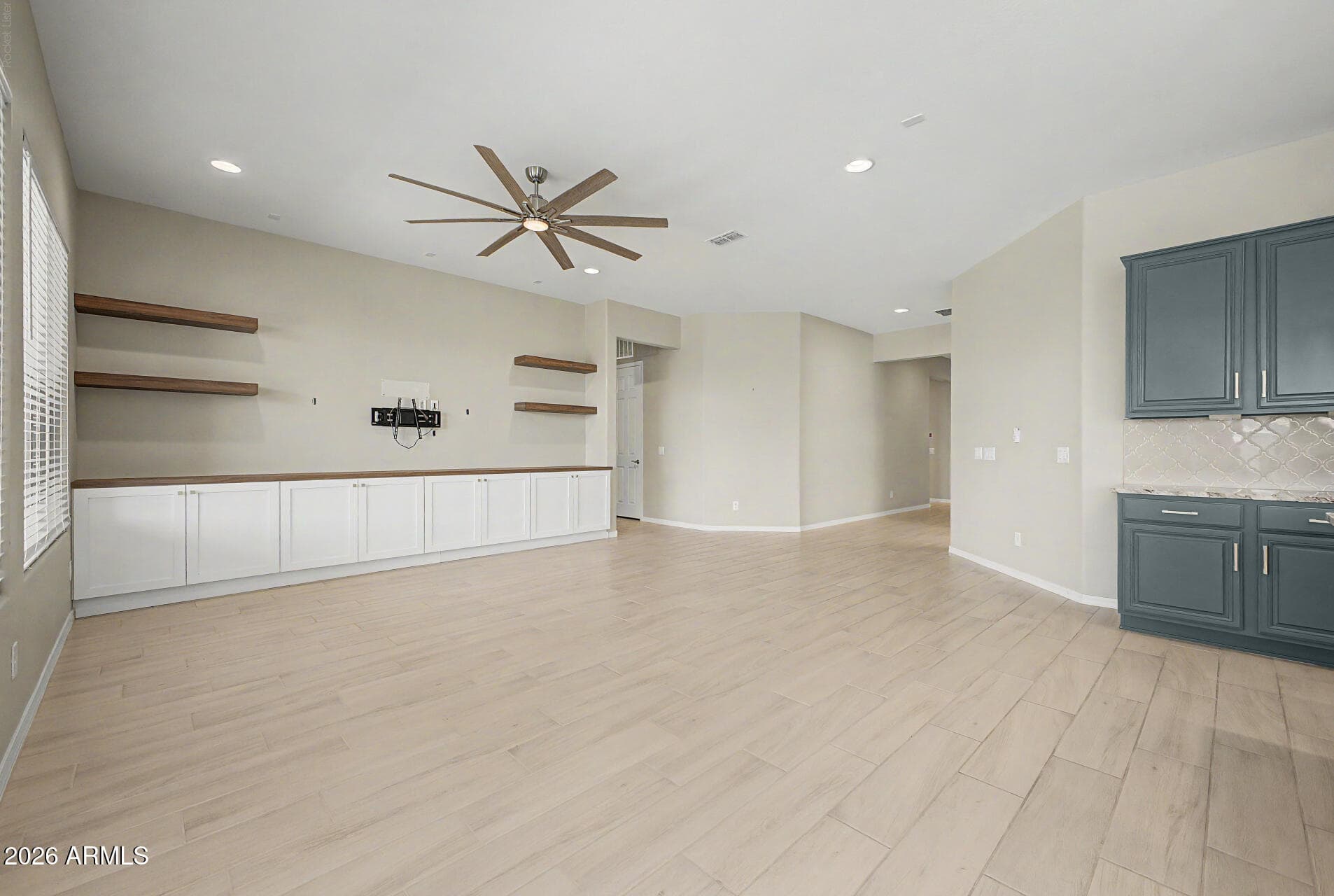 16699 W SAGUARO PARK Lane, Surprise, AZ 85387 — photo 9 of 33