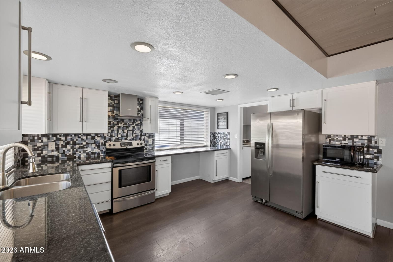 2544 E COMMONWEALTH Circle, Chandler, AZ 85225 — photo 7 of 28
