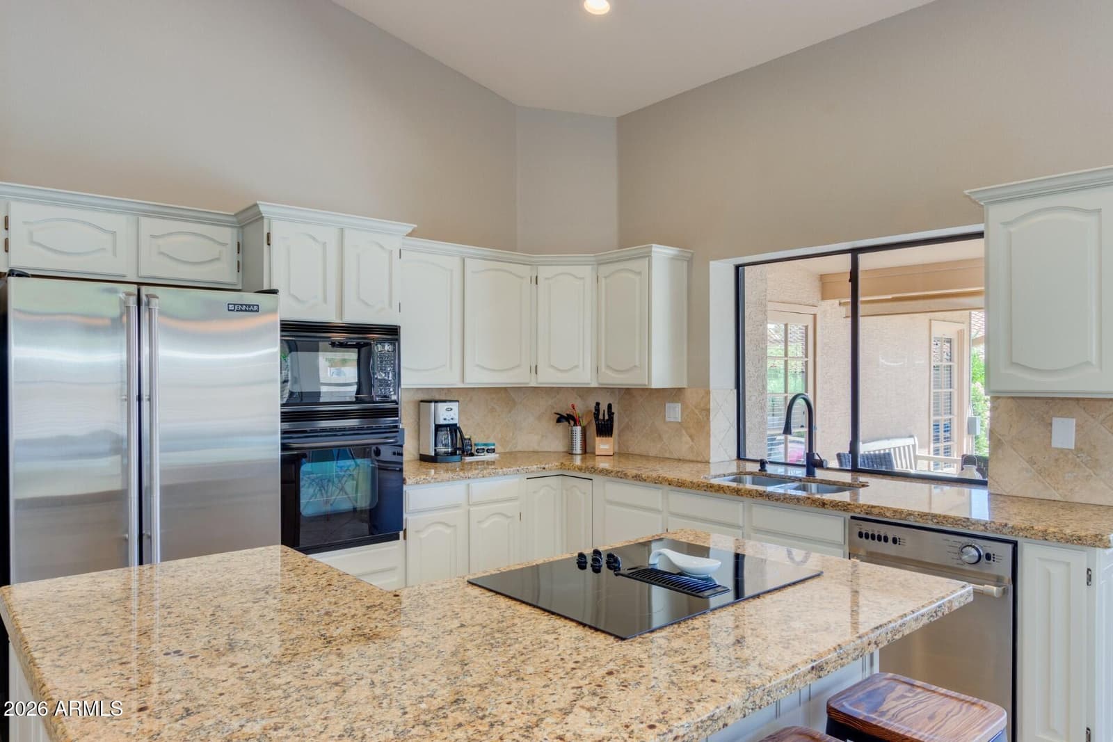 1585 W HONEYSUCKLE Lane, Chandler, AZ 85248 — photo 12 of 31