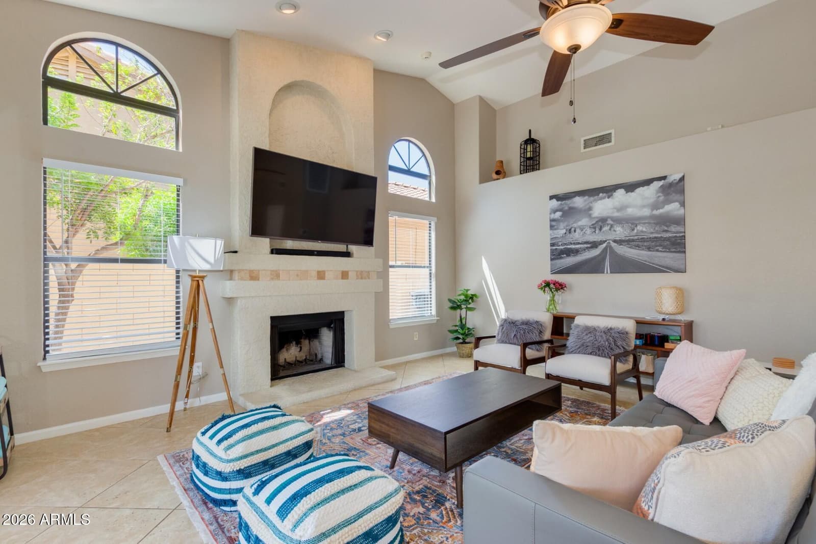 1585 W HONEYSUCKLE Lane, Chandler, AZ 85248 — photo 5 of 31