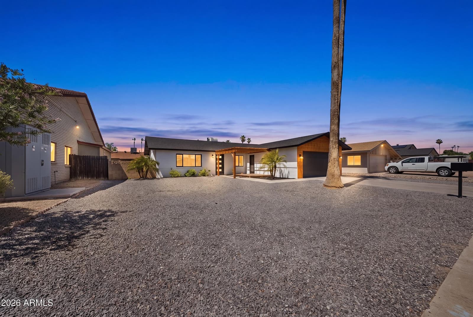 8114 E JACKRABBIT Road, Scottsdale, AZ 85250 — photo 4 of 22