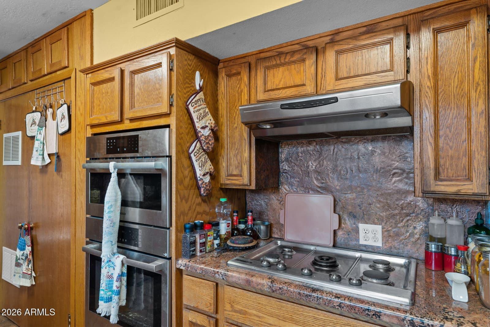 294 S Jefferson Street, Wickenburg, AZ 85390 — photo 8 of 35