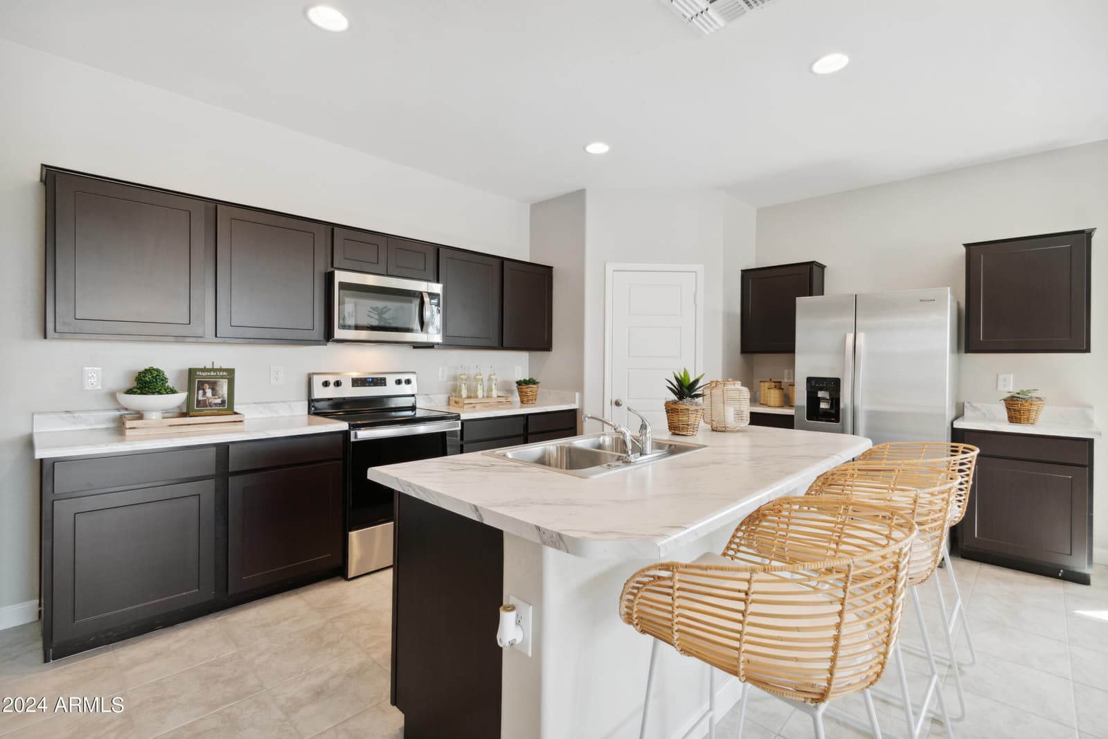 1350 W SHANNONS Way, Coolidge, AZ 85128 — photo 5 of 32