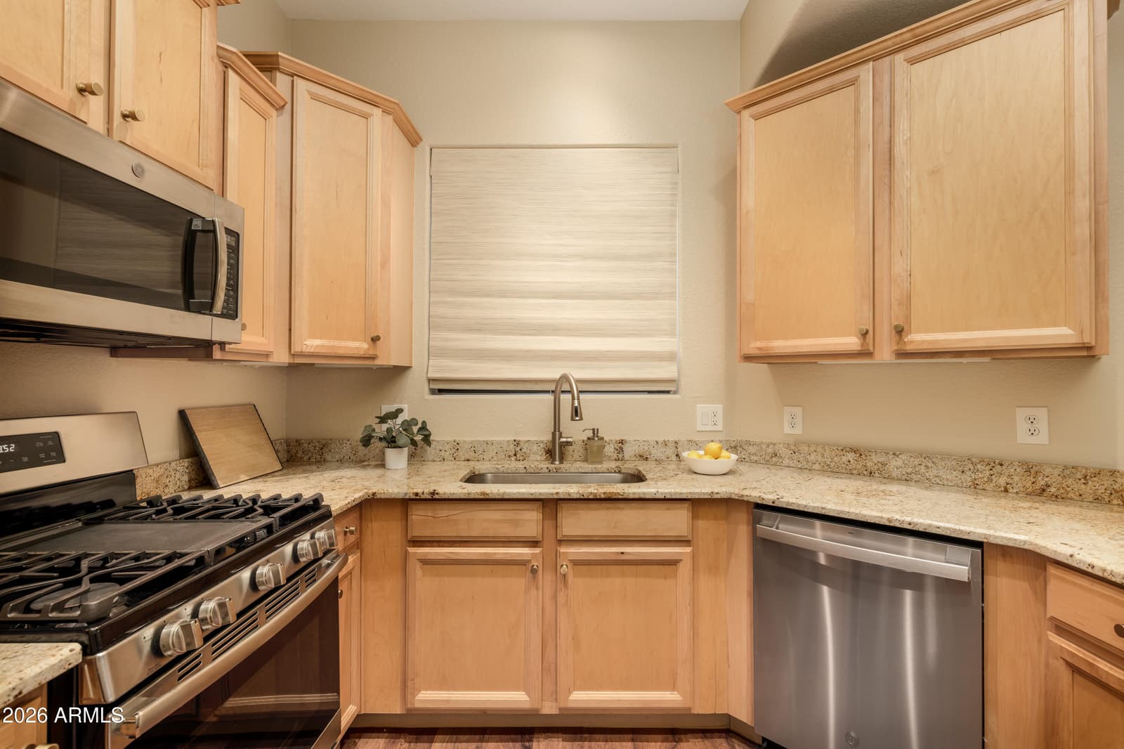 7027 N SCOTTSDALE Road 113, Paradise Valley, AZ 85253 — photo 5 of 13
