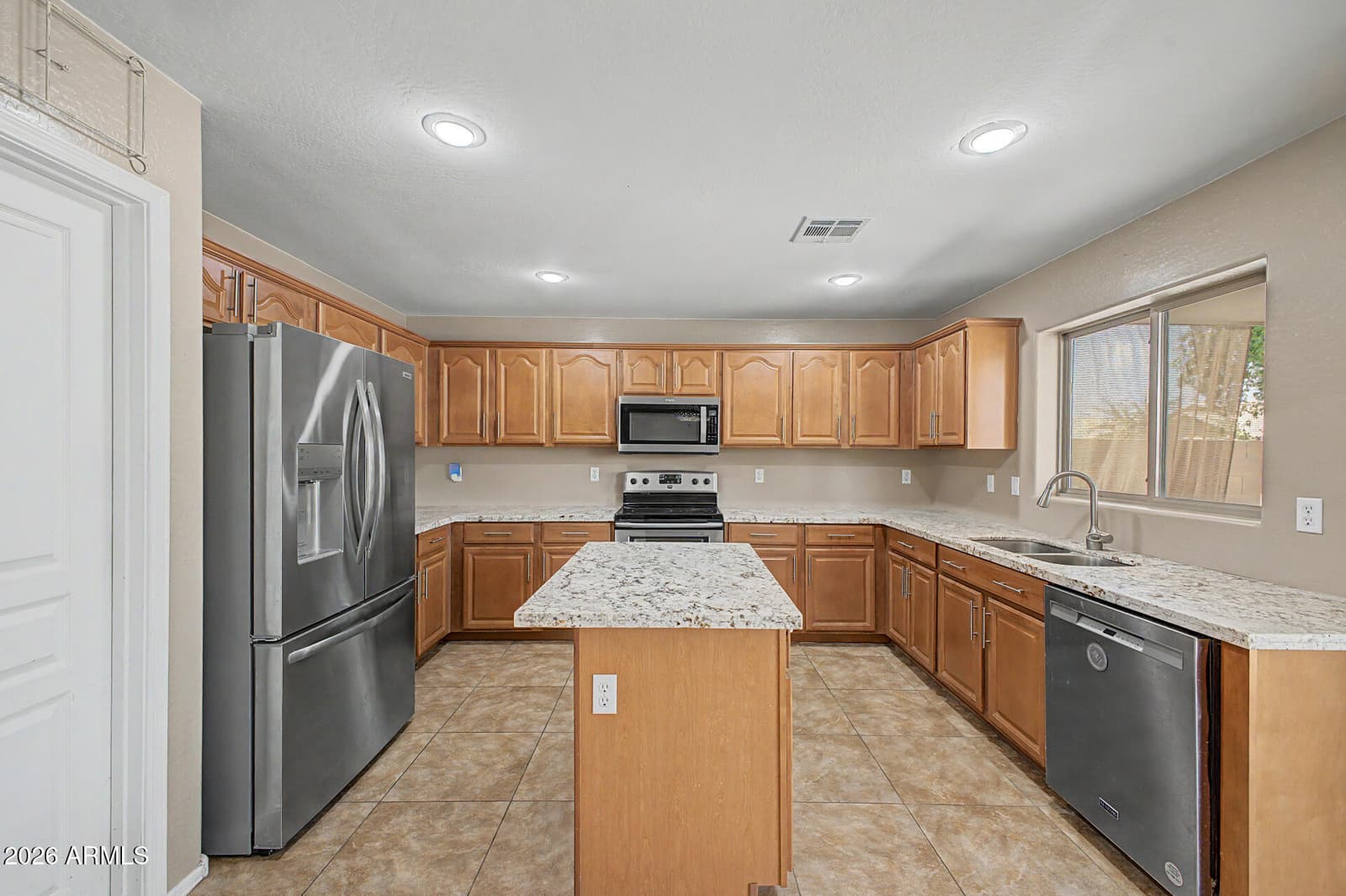 2788 E DUST DEVIL Drive, San Tan Valley, AZ 85143 — photo 14 of 40