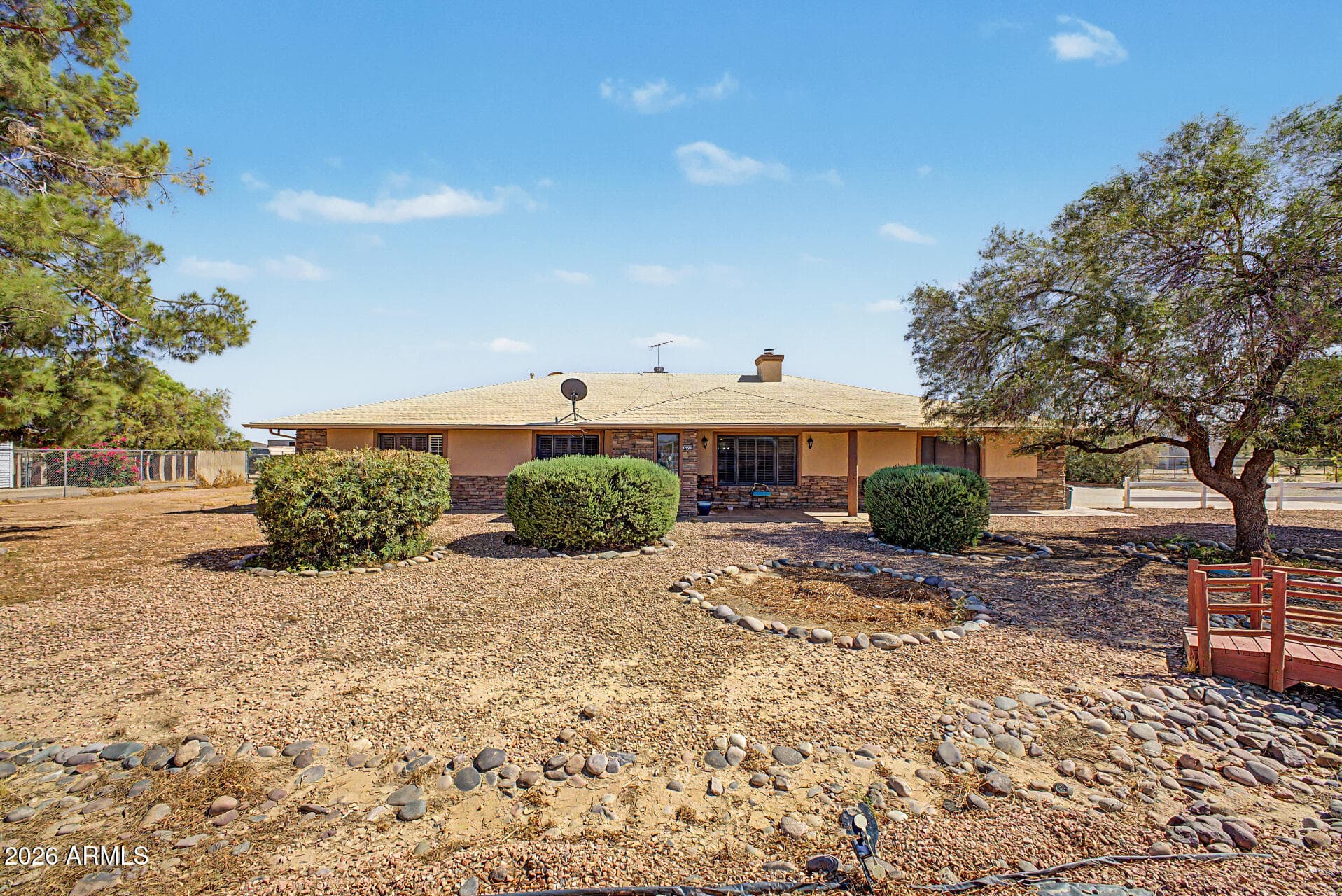 20537 W GORDON Way, Wittmann, AZ 85361 — photo 4 of 36