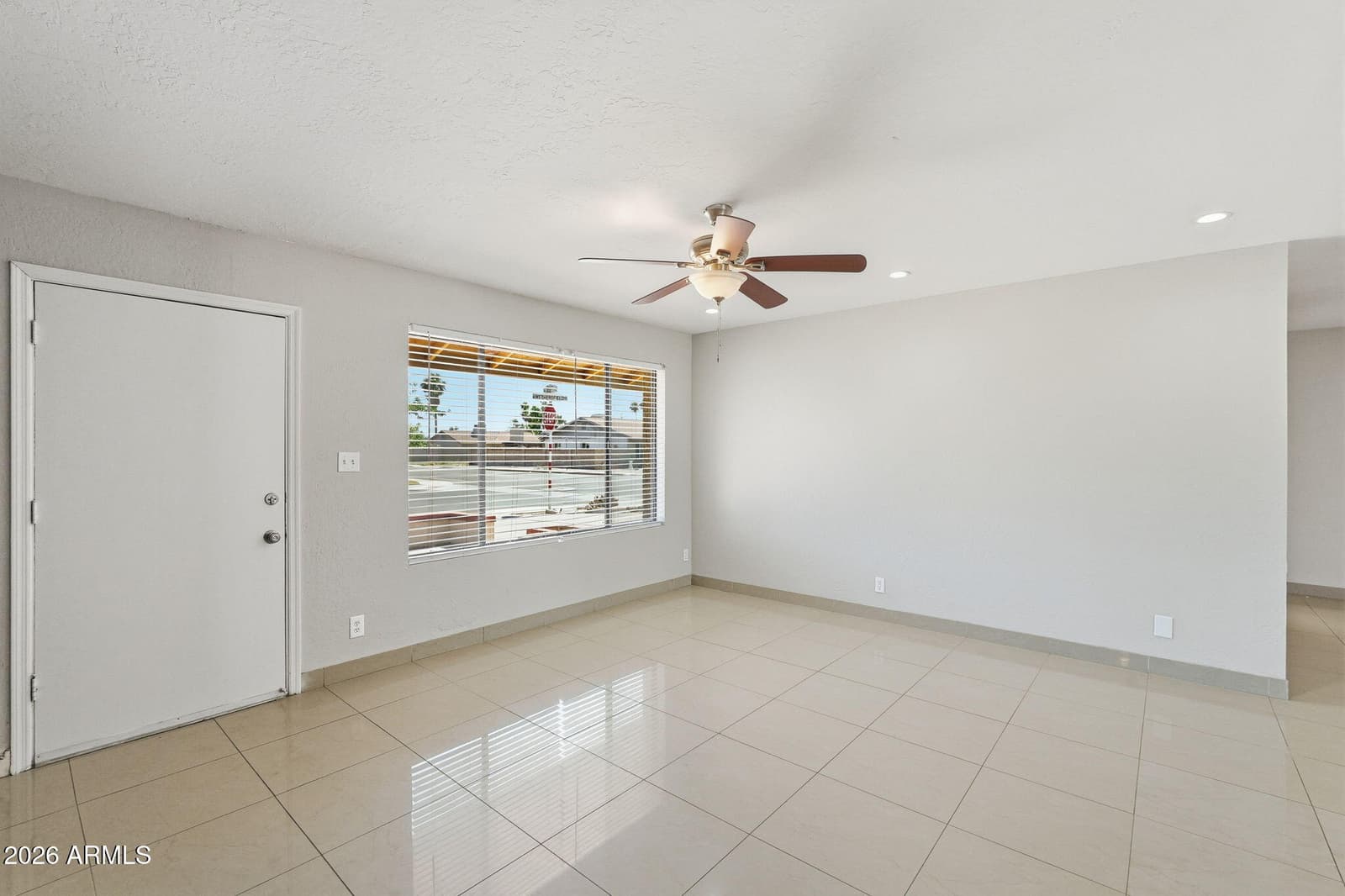 2254 W WETHERSFIELD Road, Phoenix, AZ 85029 — photo 3 of 34