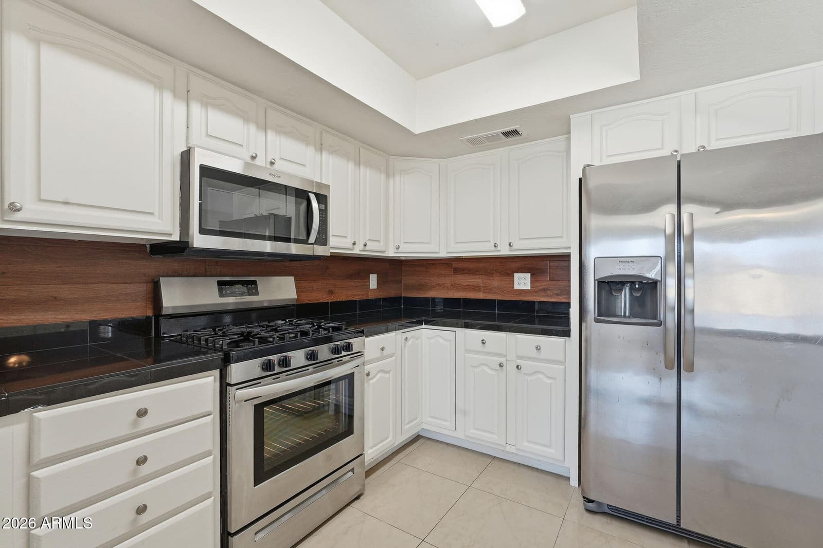 2254 W WETHERSFIELD Road, Phoenix, AZ 85029 — photo 12 of 34