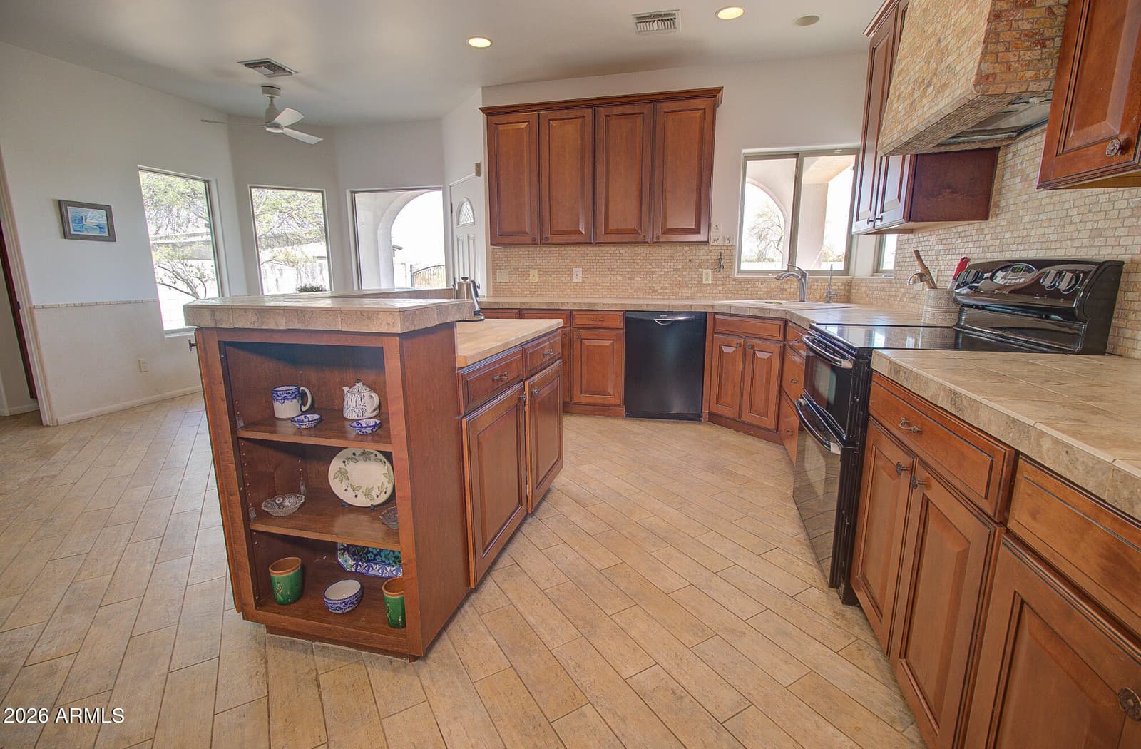 20701 W Black Knob Street, Casa Grande, AZ 85122 — photo 7 of 48