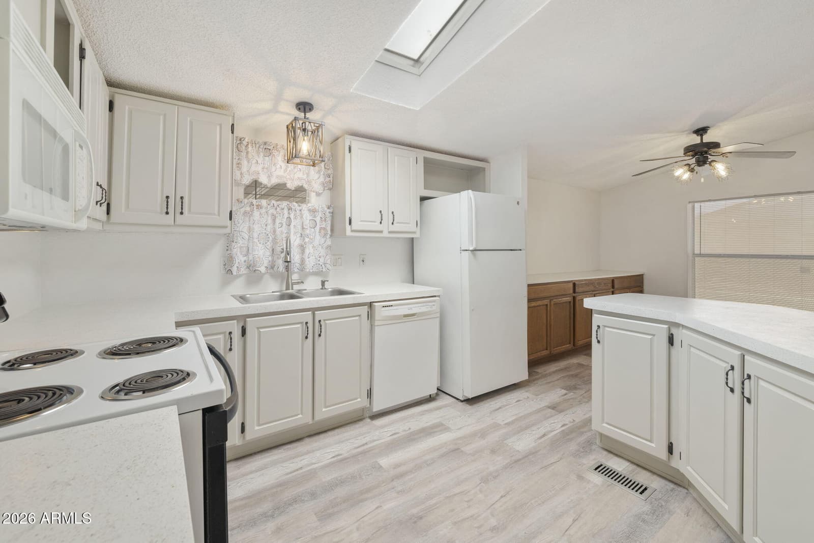3700 S TOMAHAWK Road 70, Apache Junction, AZ 85119 — photo 17 of 64