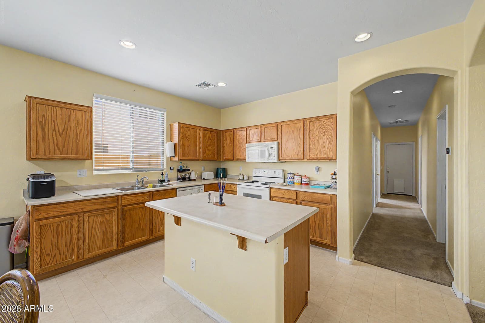 1300 E BOSI Court, San Tan Valley, AZ 85140 — photo 9 of 28