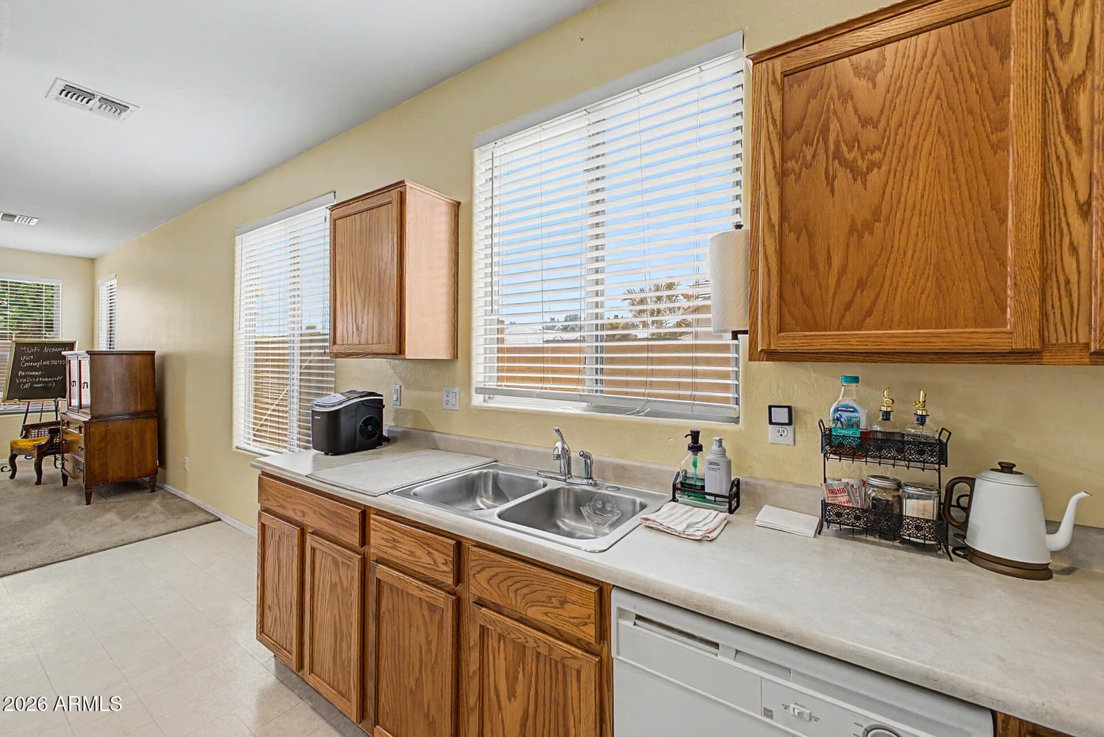 1300 E BOSI Court, San Tan Valley, AZ 85140 — photo 11 of 28