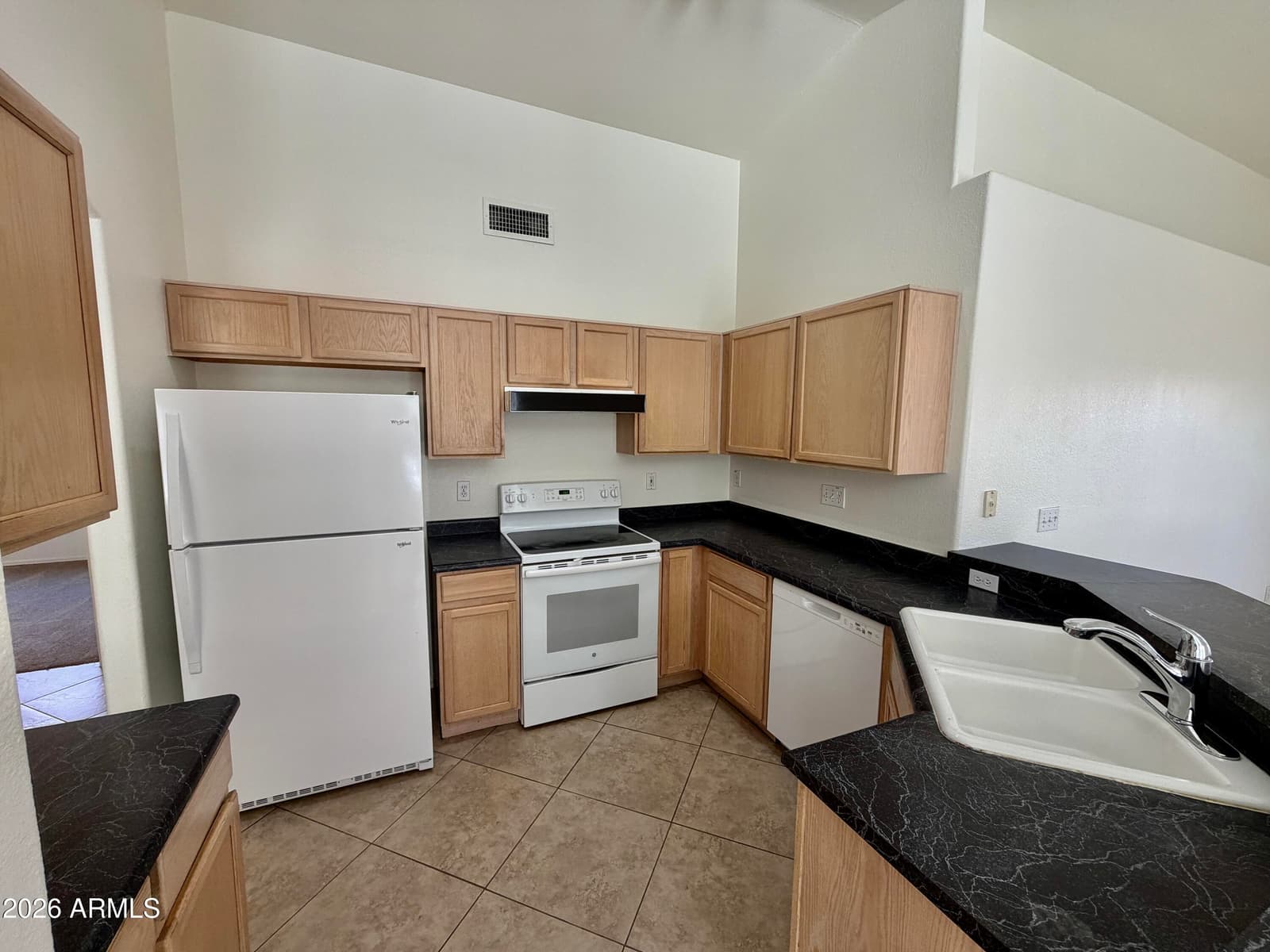 141 W SHANNON Street, Gilbert, AZ 85233 — photo 4 of 45