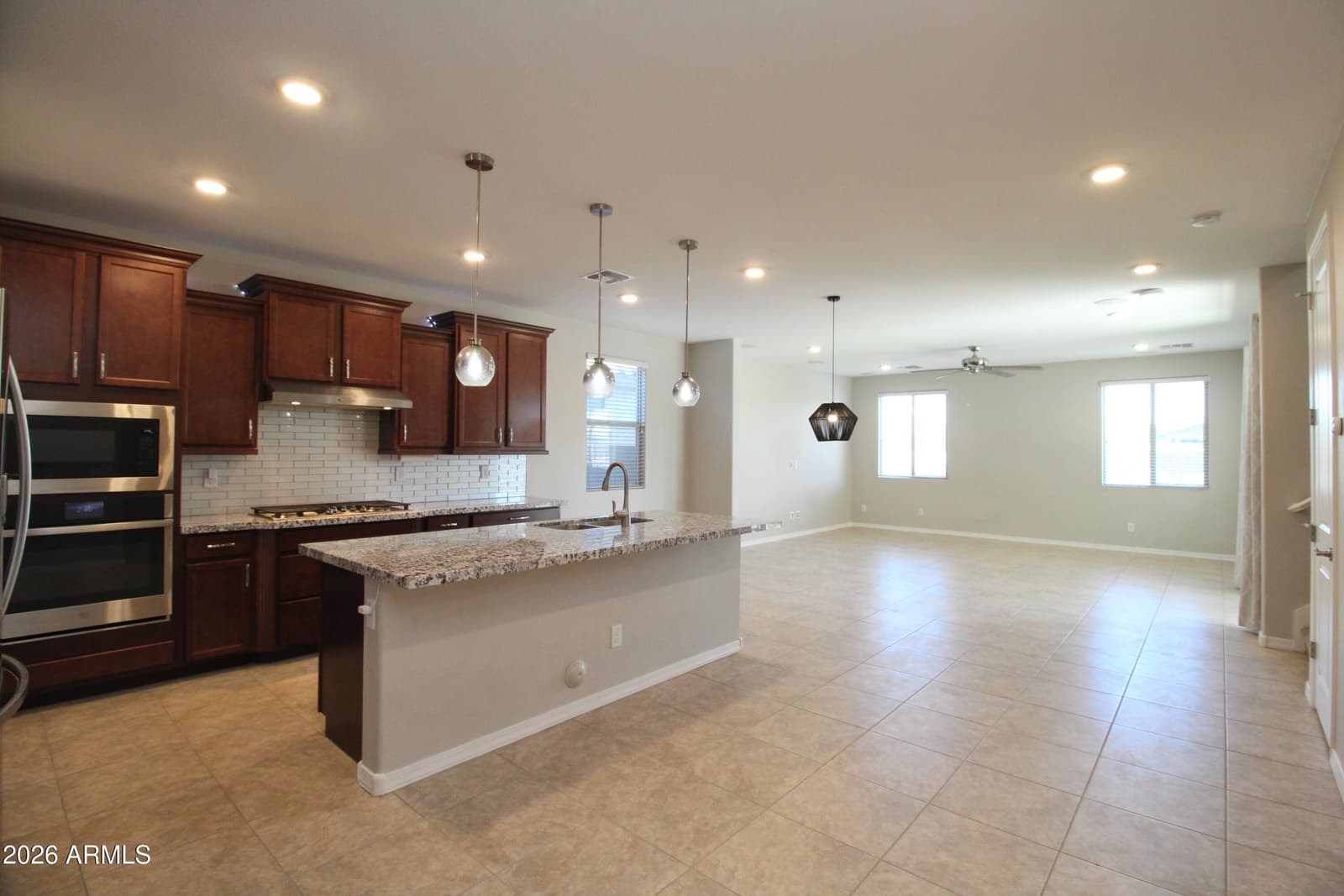 10221 E WAVELENGTH Avenue, Mesa, AZ 85212 — photo 5 of 32