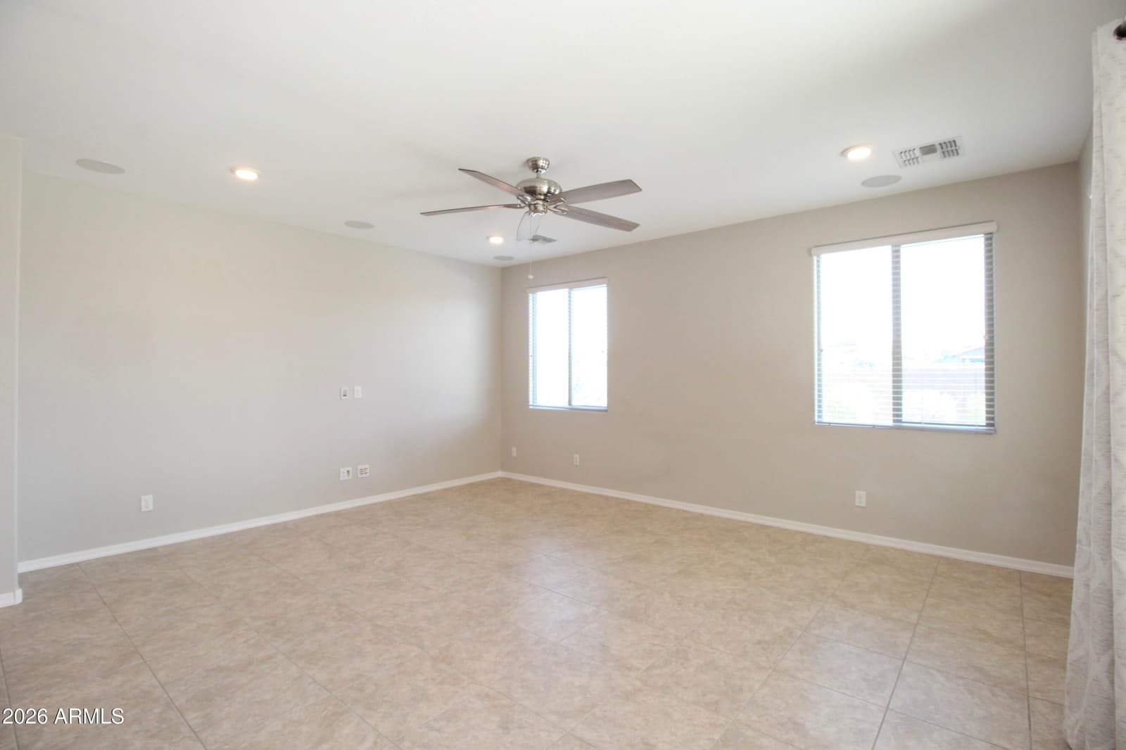 10221 E WAVELENGTH Avenue, Mesa, AZ 85212 — photo 9 of 32