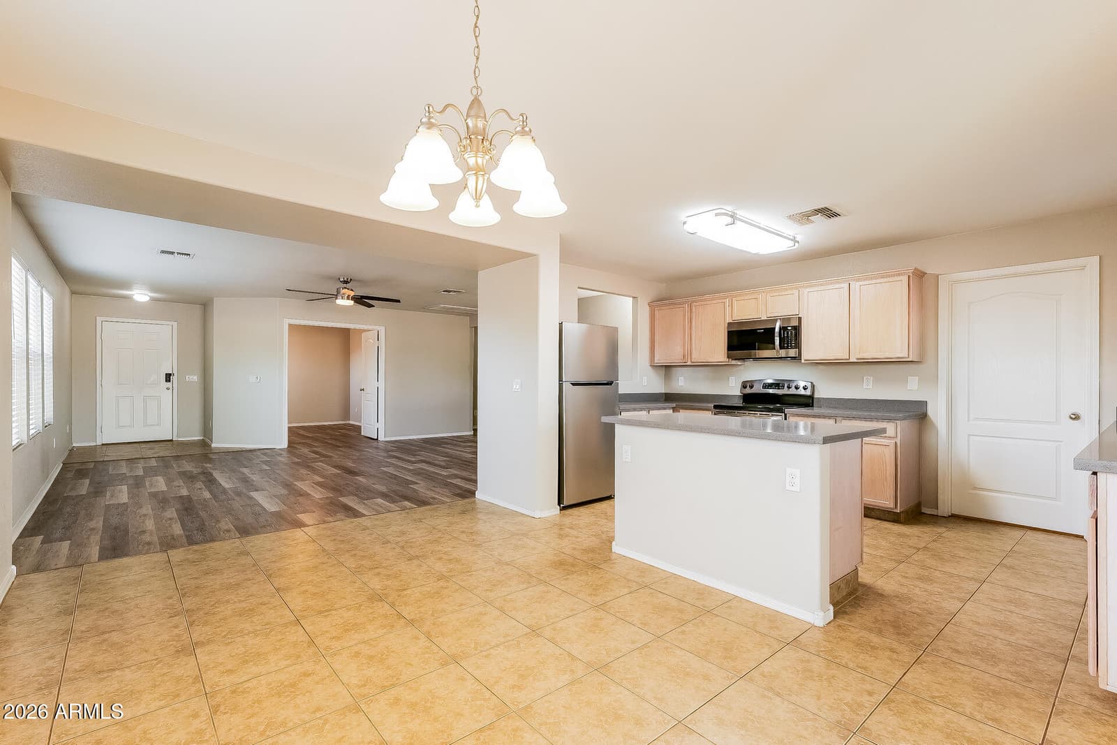 1877 N GREENWAY Lane, Casa Grande, AZ 85122 — photo 6 of 21