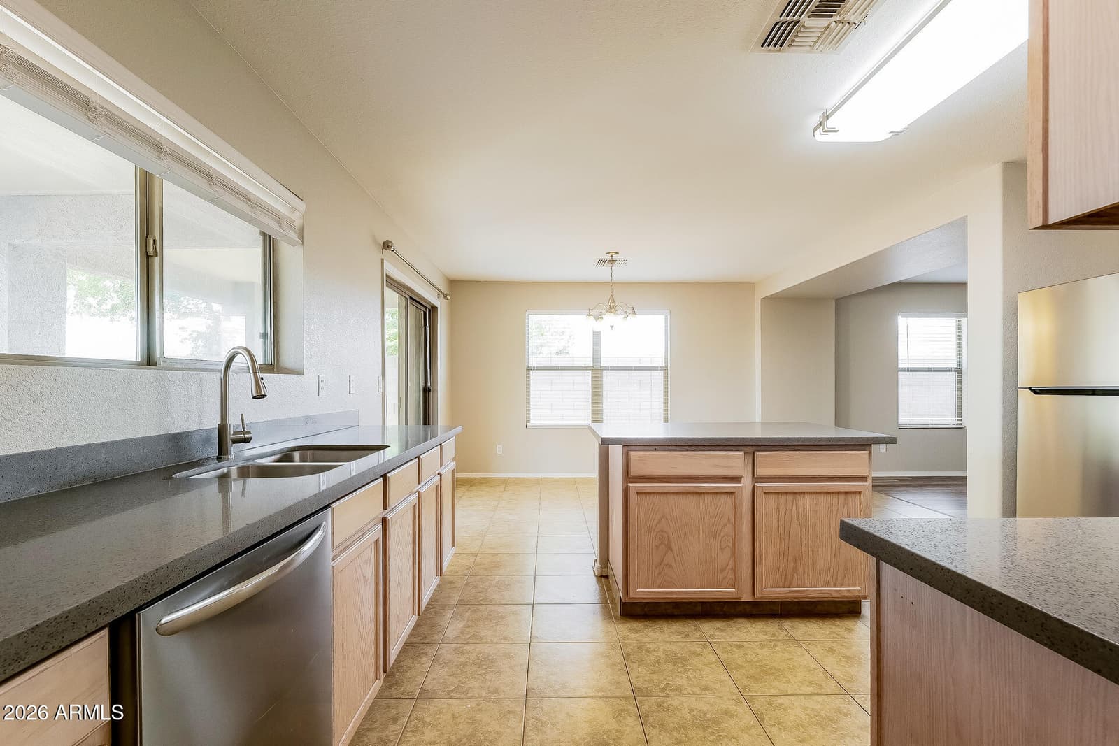 1877 N GREENWAY Lane, Casa Grande, AZ 85122 — photo 8 of 21