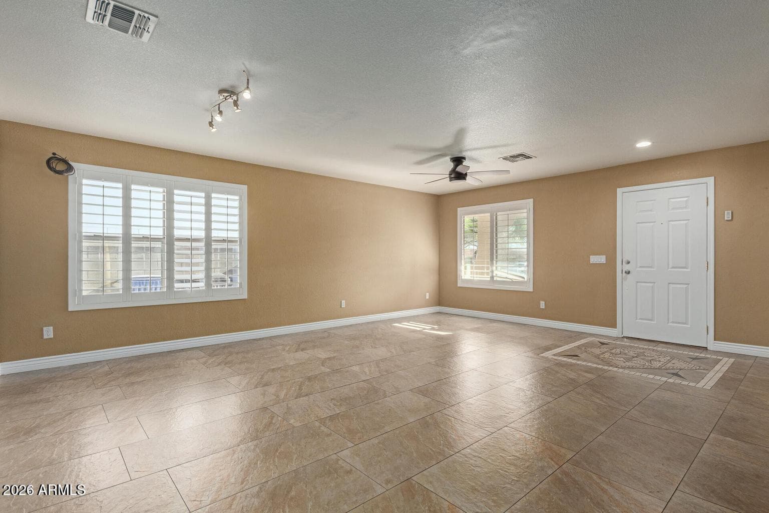 990 E DORIS Street, Avondale, AZ 85323 — photo 10 of 50