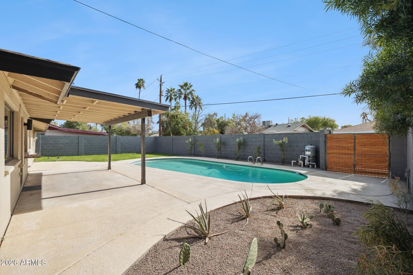 735 E MANHATTON Drive, Tempe, AZ 85282 — photo 34 of 40