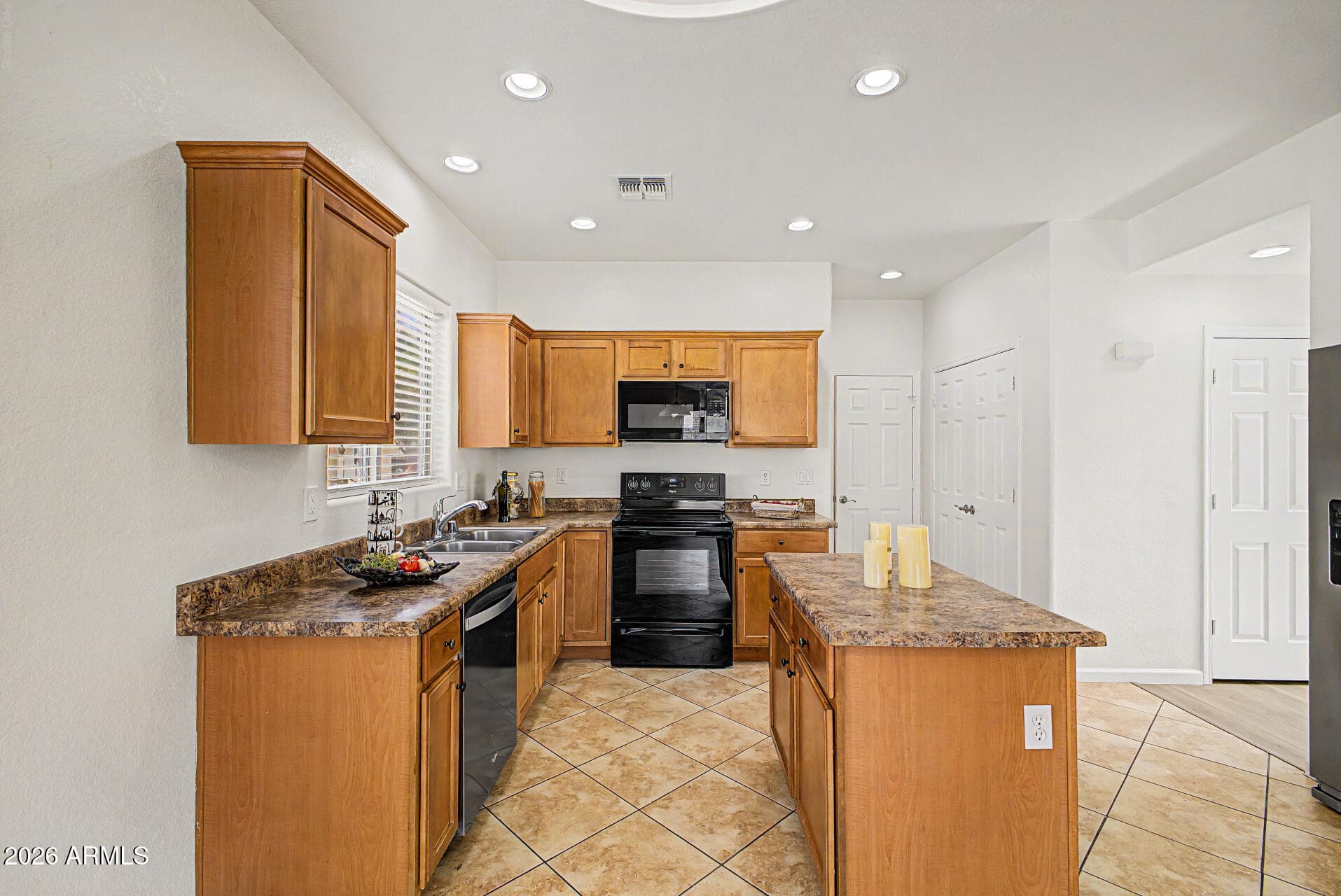 11601 W HILL Drive, Avondale, AZ 85323 — photo 12 of 40